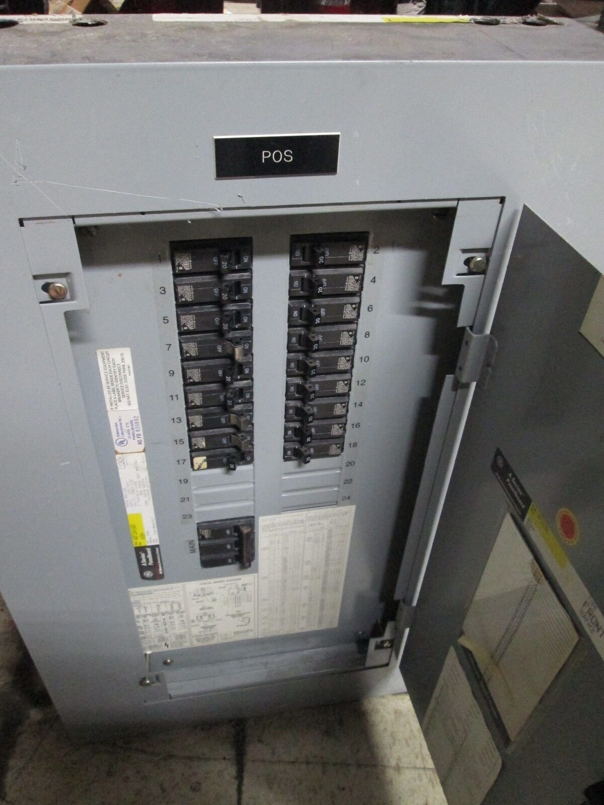 GE Main Circuit Breaker Panel AQF3241ABX AXB4 100A Main Breaker 125A 208Y/120V