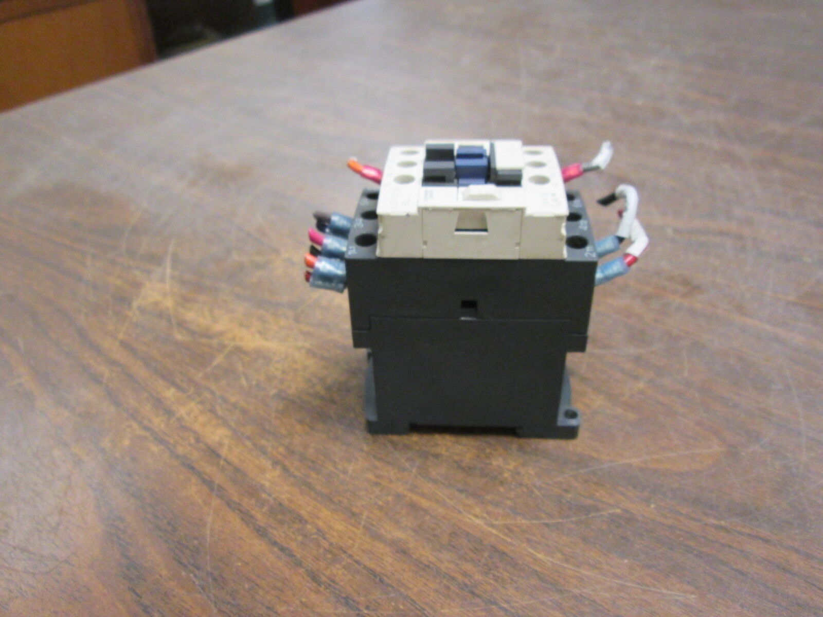 Schneider Electric Contactor LC1D12 BL 24VDC Coil 25A 600V Used