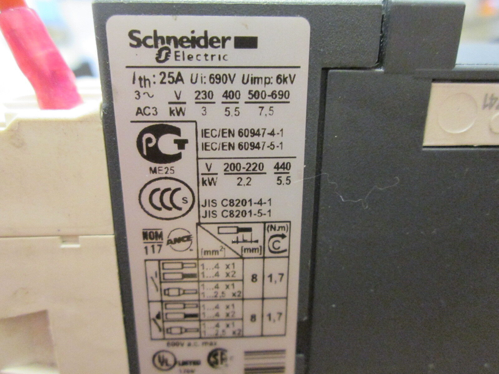Schneider Electric Contactor LC1D12 BL 24VDC Coil 25A 600V Used