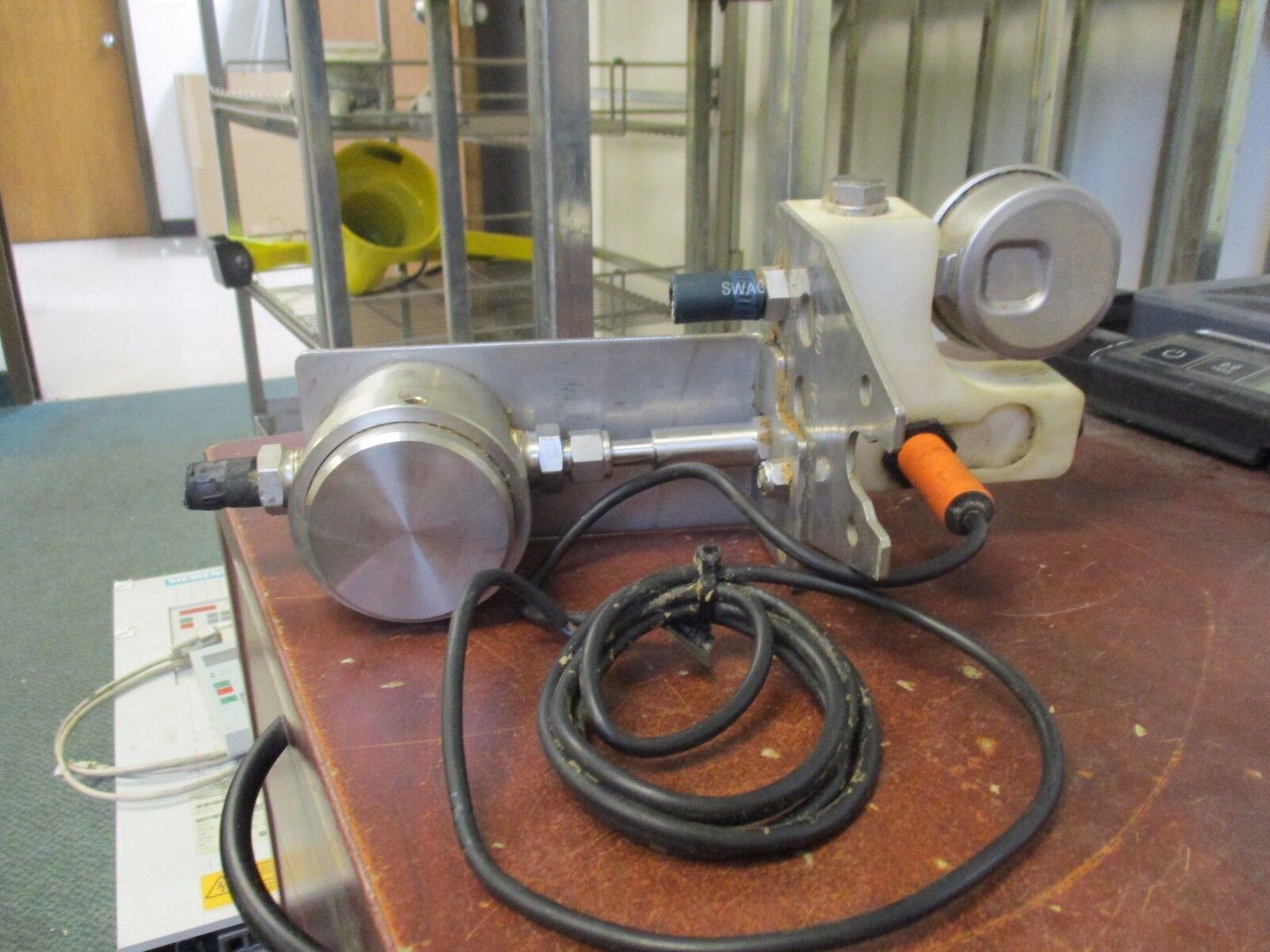 Kytola Flowmeter w/Esko Pressure Cyclone SLM-8/020-07-1610 Range: 1-8 L/min Used