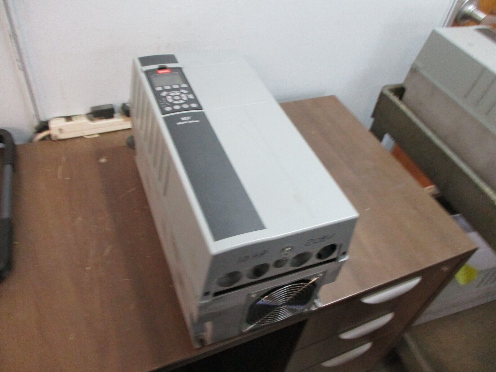 Danfoss VLT AC Drive 131B9144 10HP 3Ph w/ Keypad Used