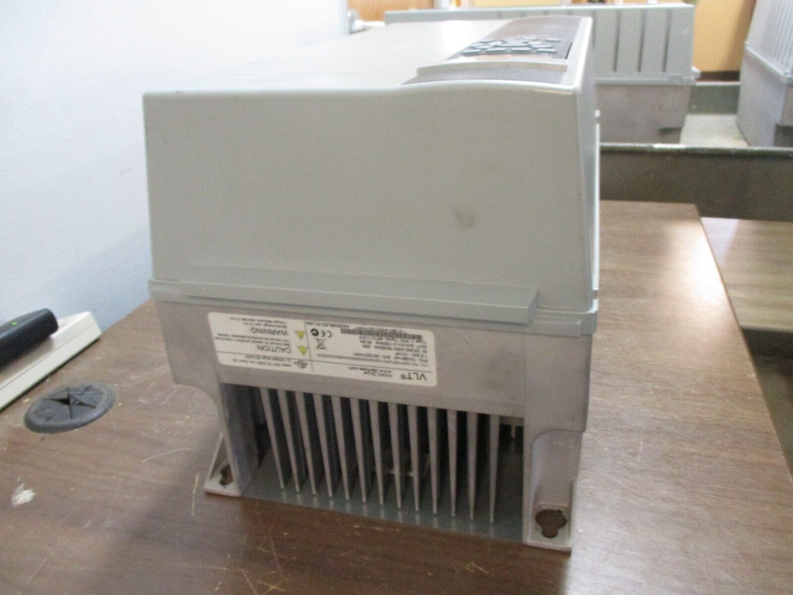 Danfoss VLT AC Drive 131B9144 10HP 3Ph w/ Keypad Used