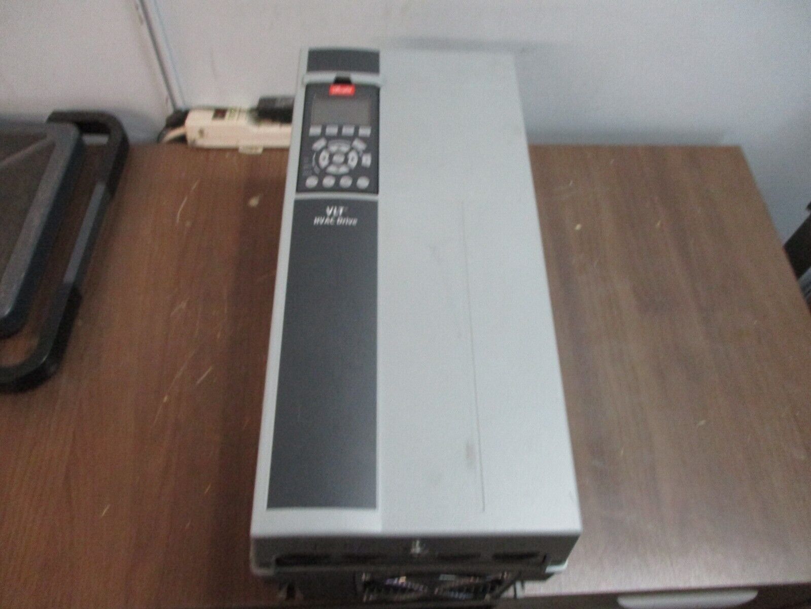 Danfoss VLT AC Drive 131B9144 10HP 3Ph w/ Keypad Used