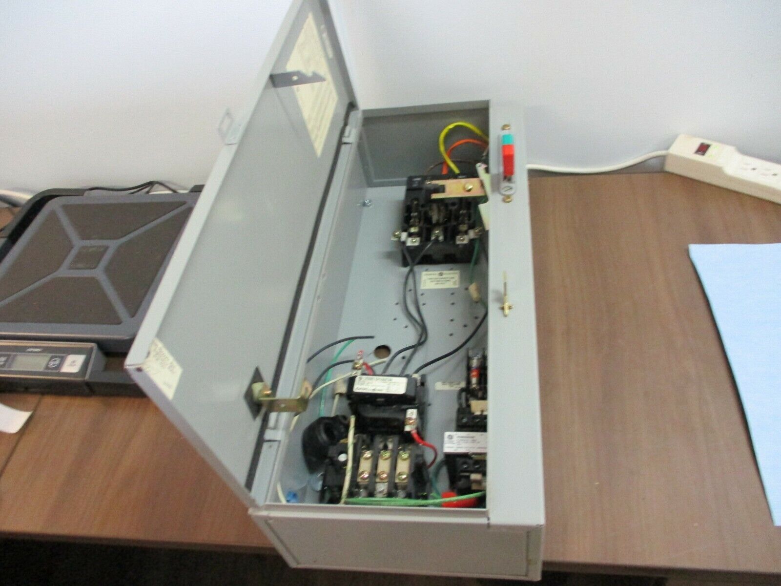 GE Non-Fusible Size 1 Combination CR308C104AAATAA 115-120V Coil 27A 600V Used