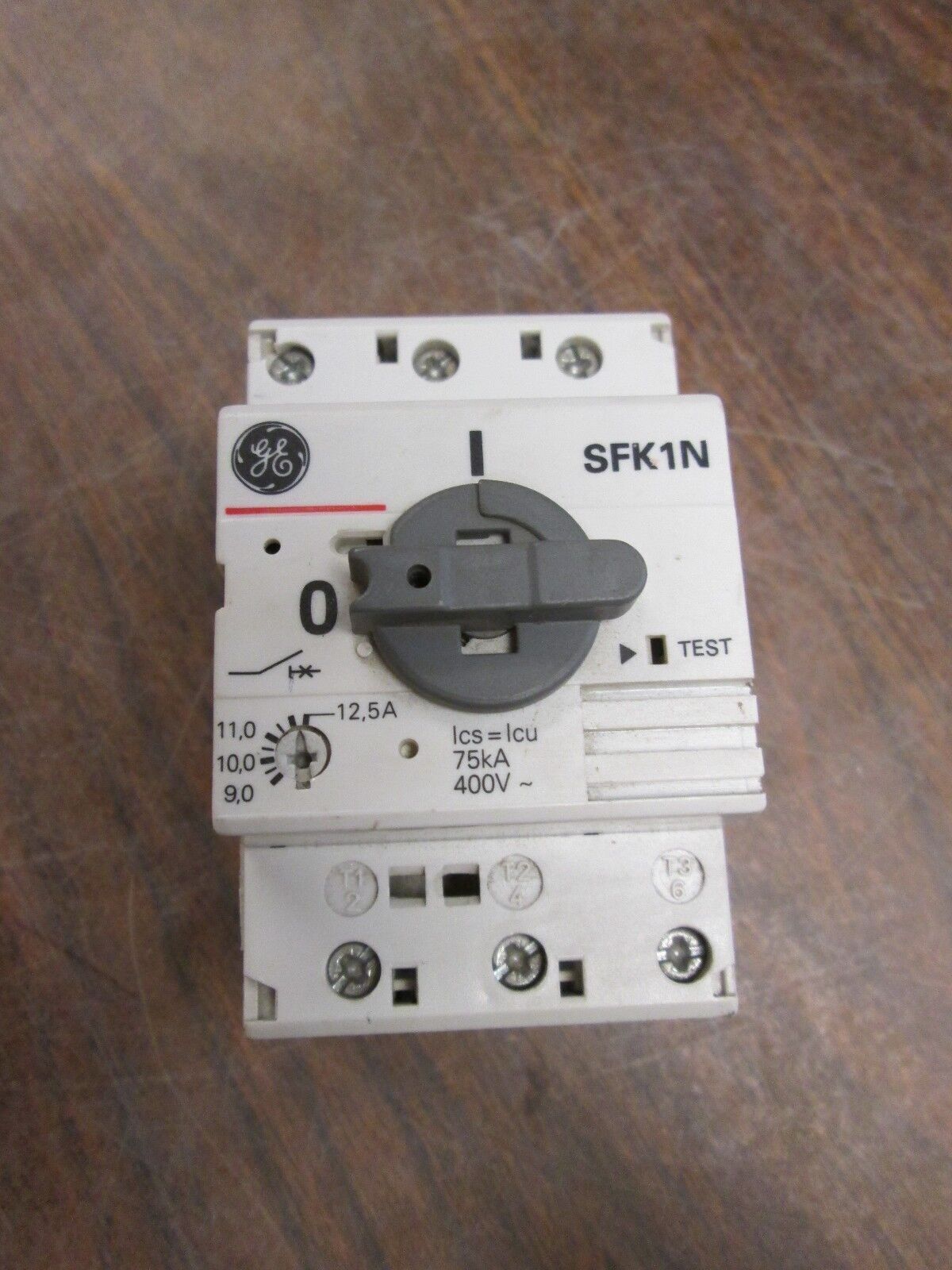 GE Manual Motor Starter SFK1N Range: 9-12.5A Used