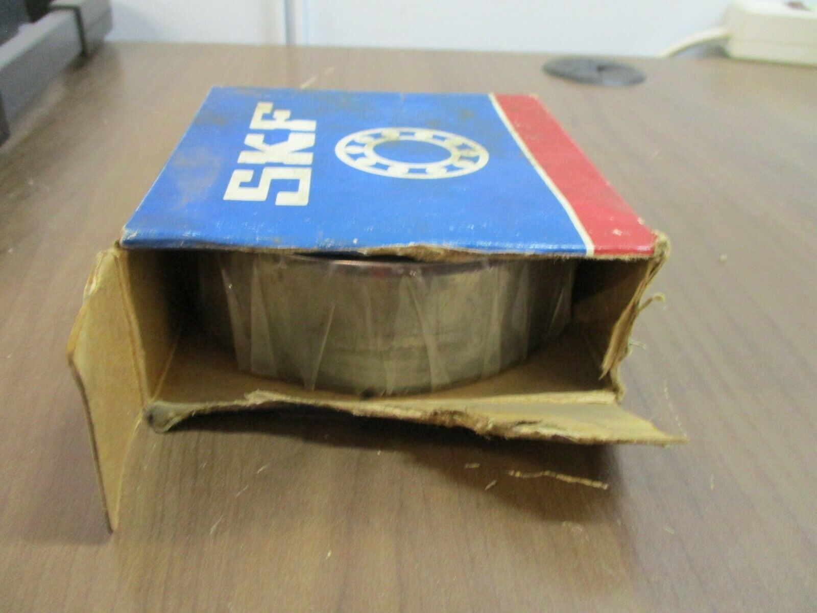 SKF Angular Contact Bearing 5212 E/C3 New Surplus