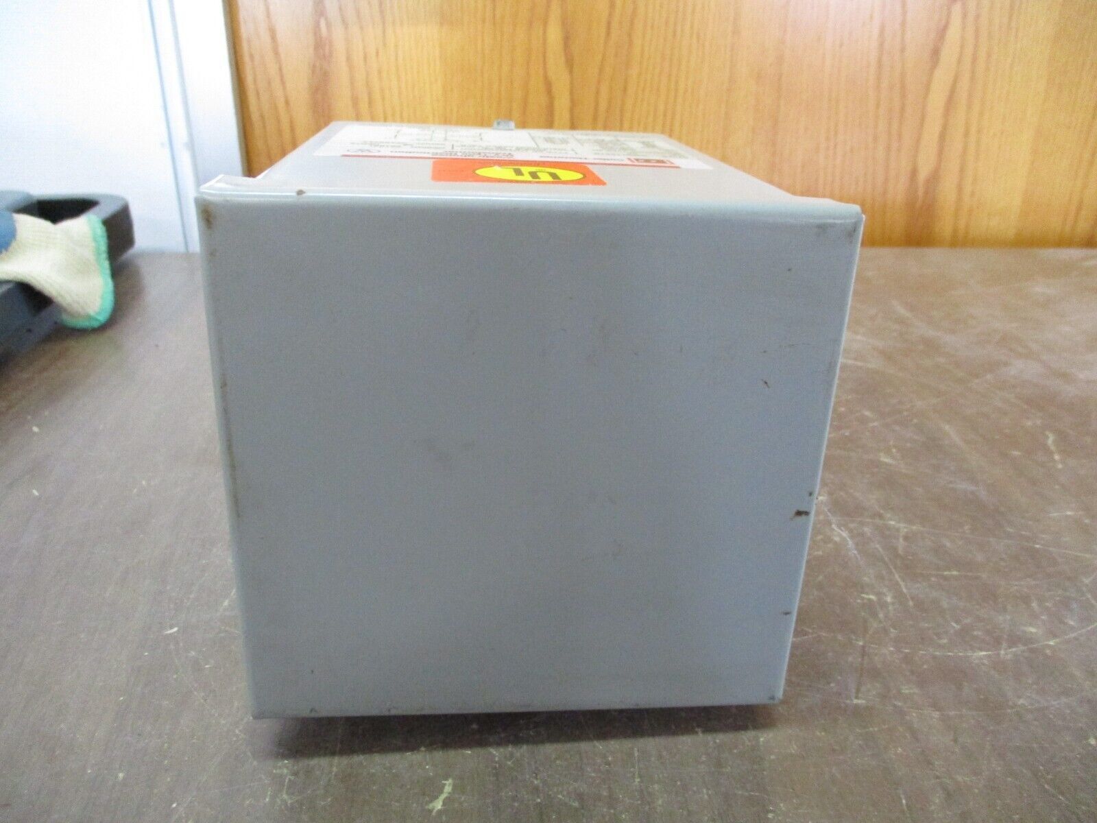 Cutler-Hammer Westinghouse Distribution Transformer S20N11S51N 0.50kVA 60Hz Used