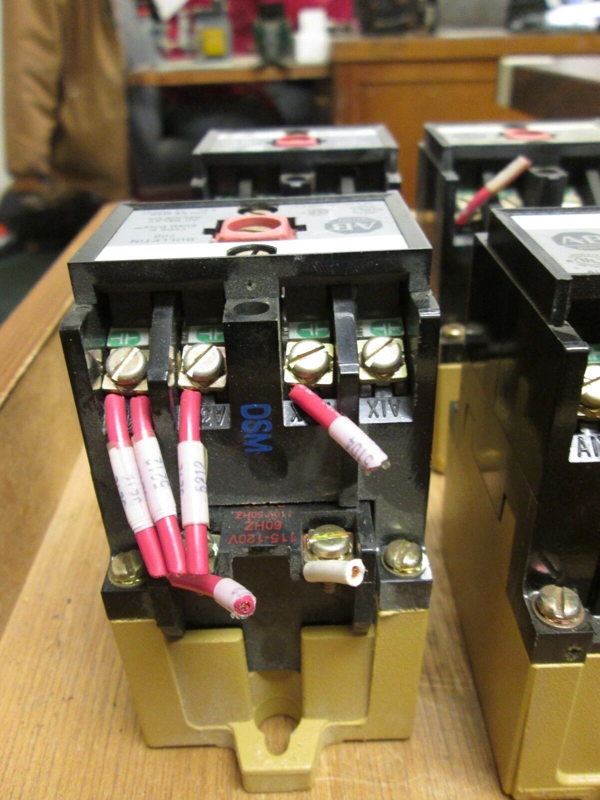 Allen-Bradley AC Relay 700-P400A1 lot of 4 120V Coil Used