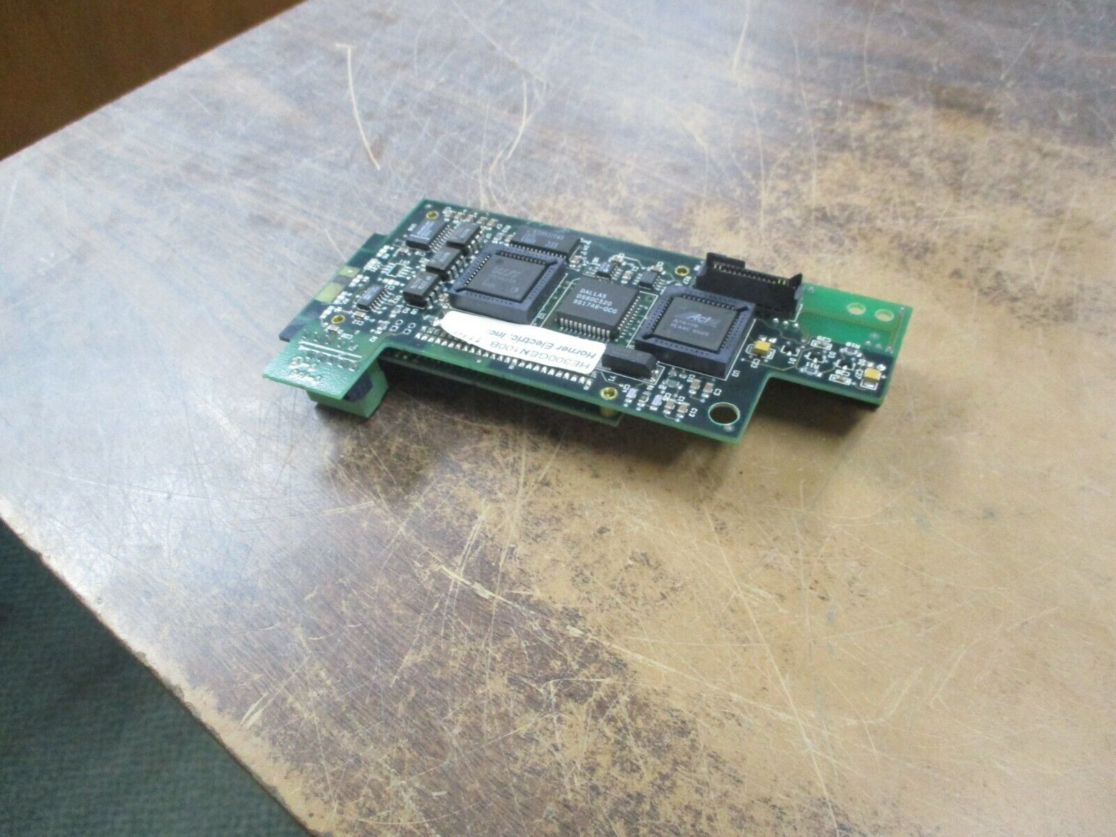 Horner Electric Genius Interface Board HE300GEN100B *Chipped Port* Used
