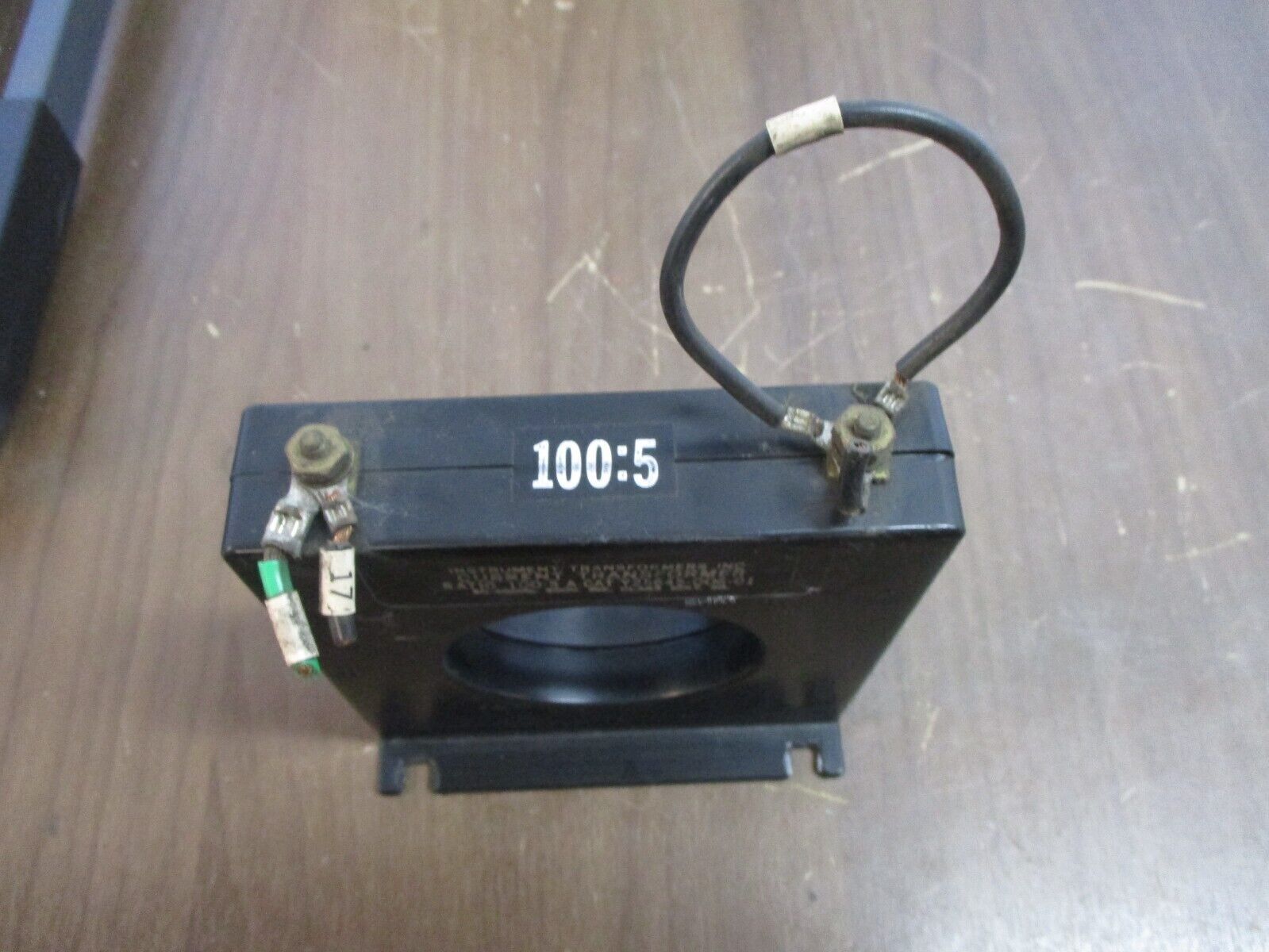 Instrument Transformers Current Transformer Y25645-006-01 Ratio 100:5 Used