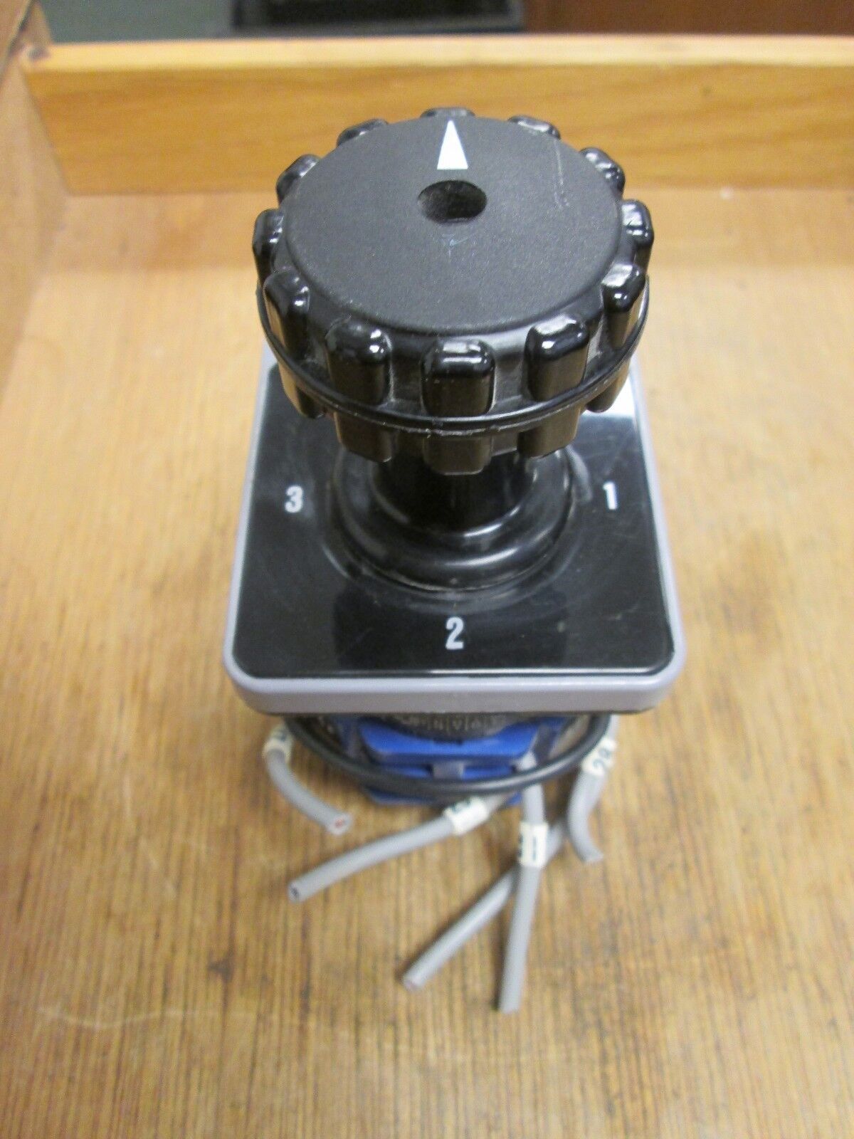 Kraus & Naimer Ammeter Switch A11 A048 4-position 10A 600VAC Used