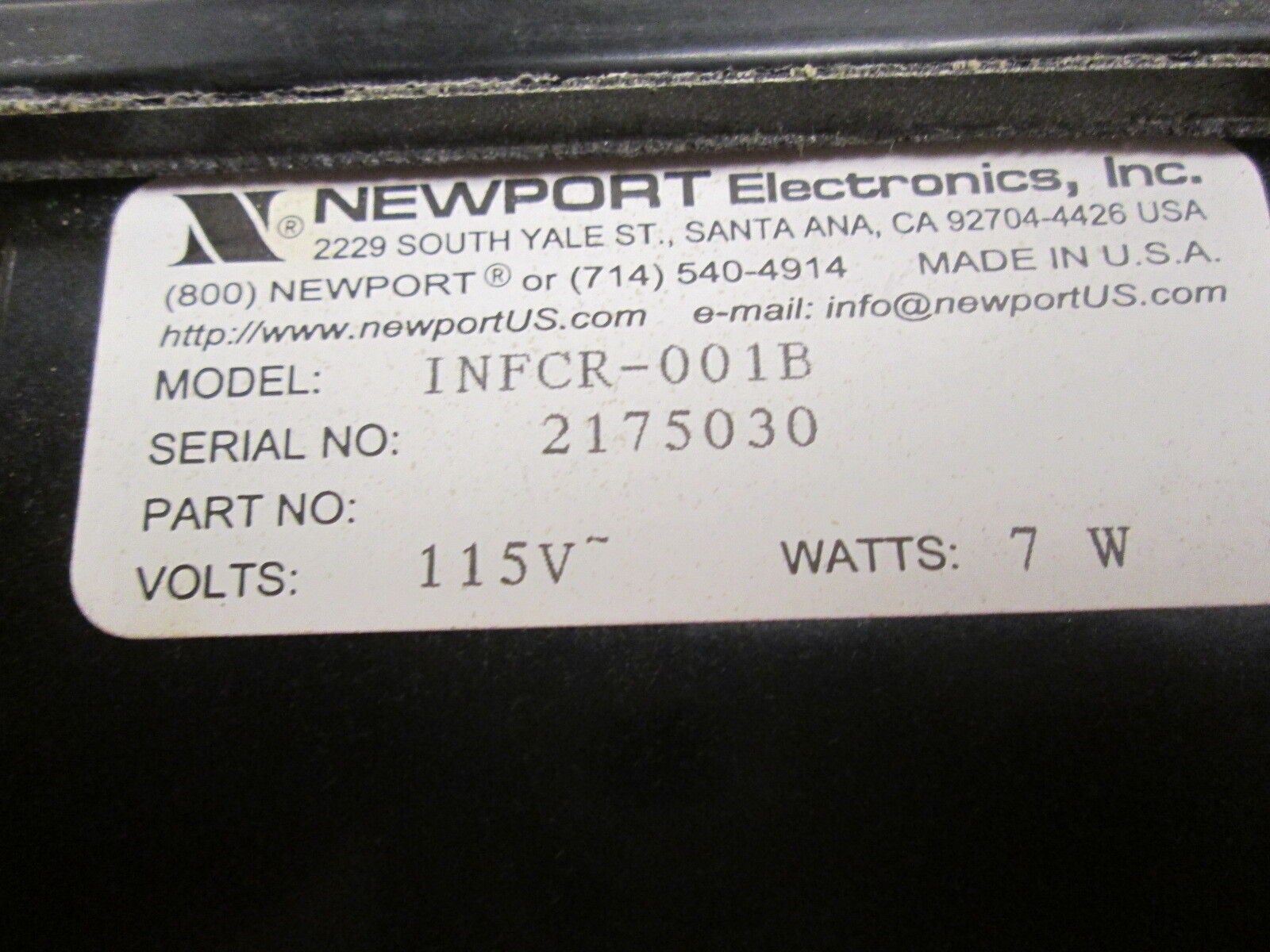 Newport Temp Controller INFCR-001B 115V 7W *Missing Terminal Cover* Used