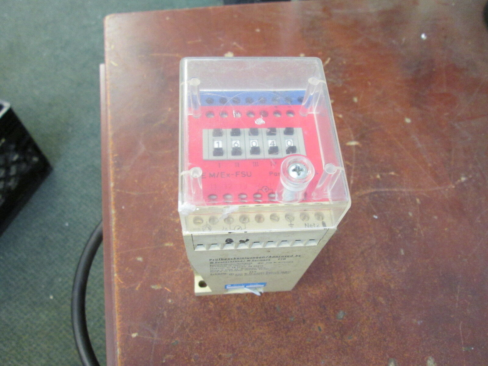 Pepperl + Fuchs Safety Relay WE M/Ex-FSU 110VAC/220VAC Used