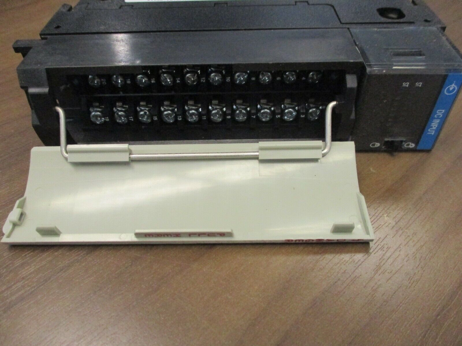 Allen-Bradley DC Input Module 1756-IB16 Series A Firmware 3.2 16PT Rev. J01 Used