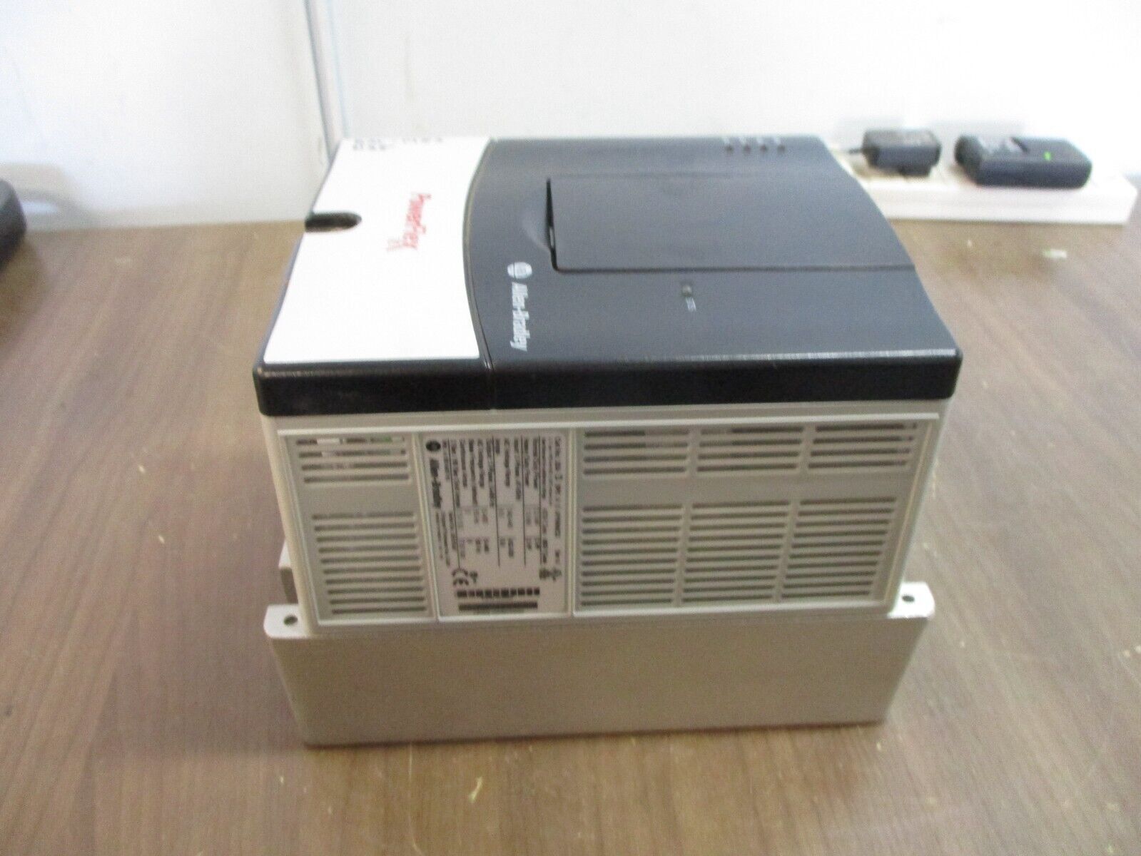 Allen-Bradley PowerFlex 70 AC Drive 20AD5P0A0AYNNNC0 3HP 3Ph *No Keypad* Used