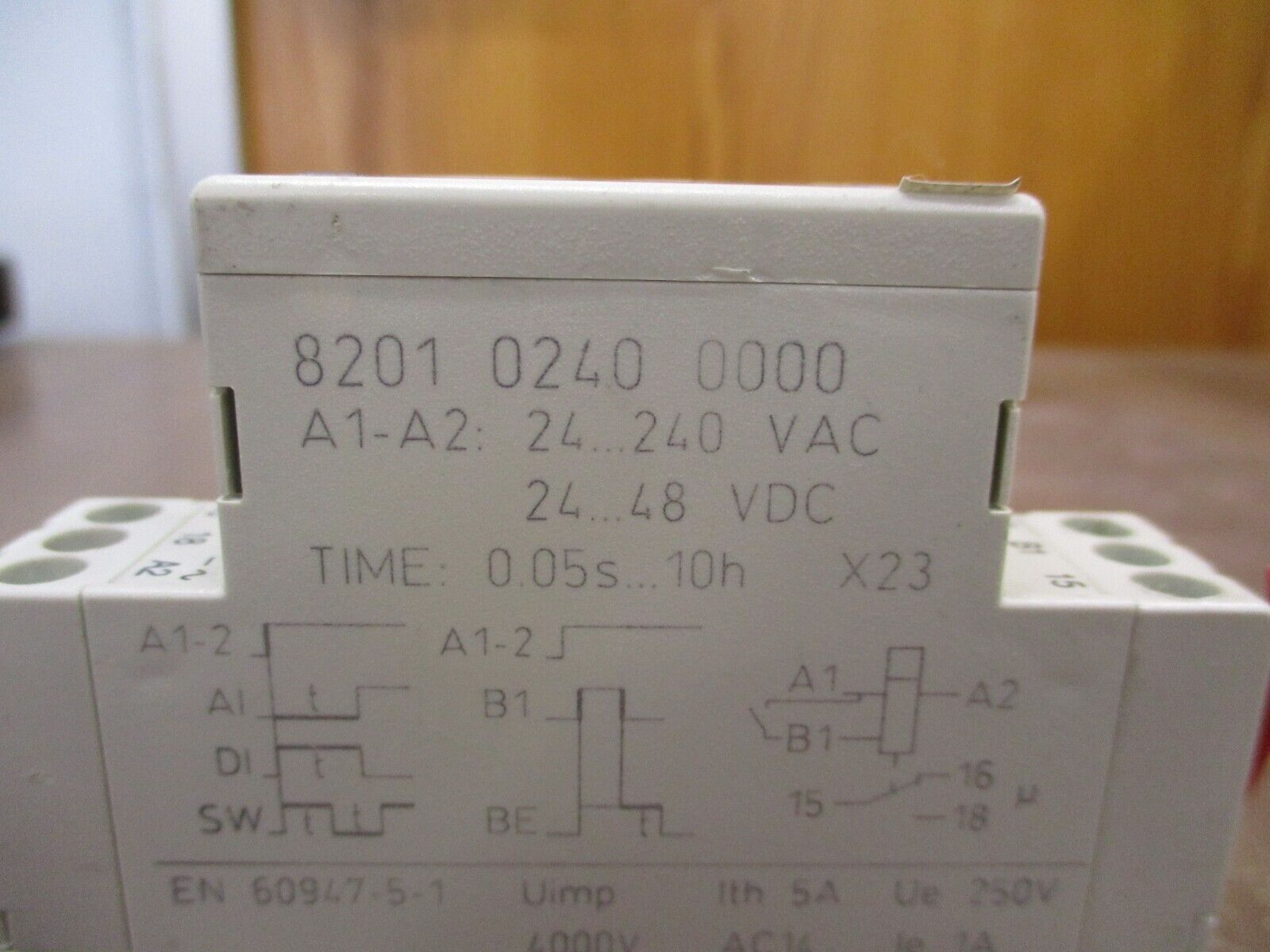 Finder Time Delay Relay 8201 0240 0000 Time: 0.05s-10h *Broken DIN Rail Mount*