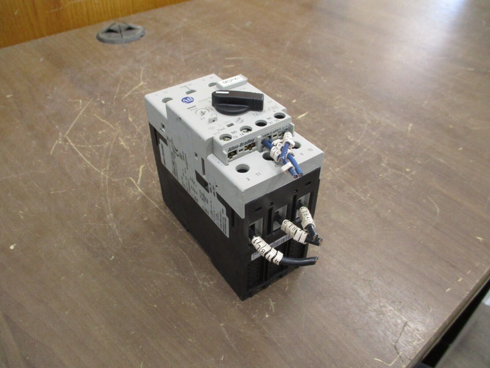 Allen-Bradley Motor Protector 140M-F8E-C32 Ser. C Trip: 23-32A Used