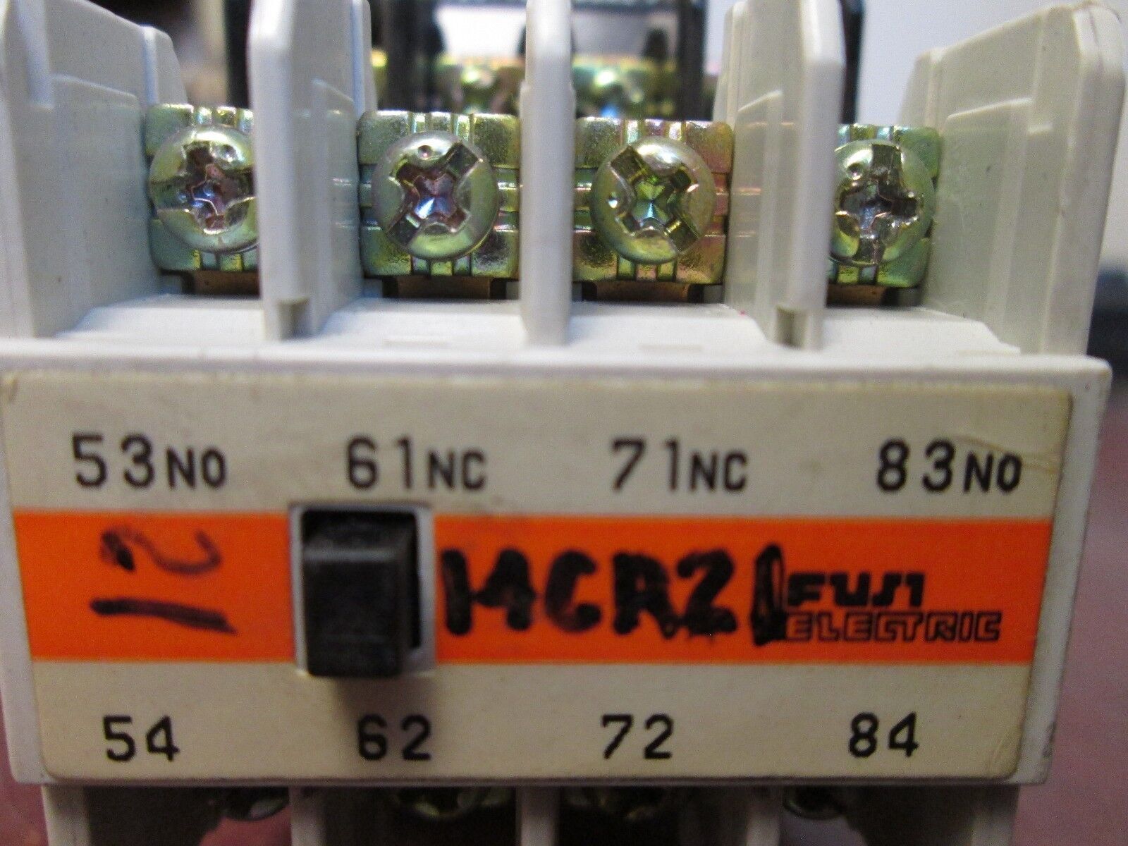 Fuji Contactor SH-4 SZ-A22 Aux 120V Coil Used