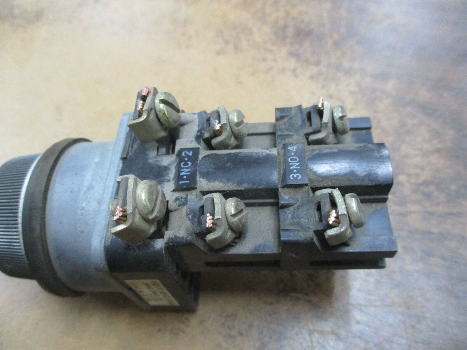 Robertshaw Illuminated Push Button Switch AHEIL AI-R Red Lamp: 150V, 3W Used