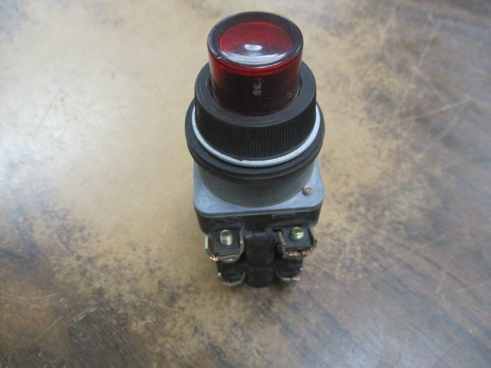 Robertshaw Illuminated Push Button Switch AHEIL AI-R Red Lamp: 150V, 3W Used