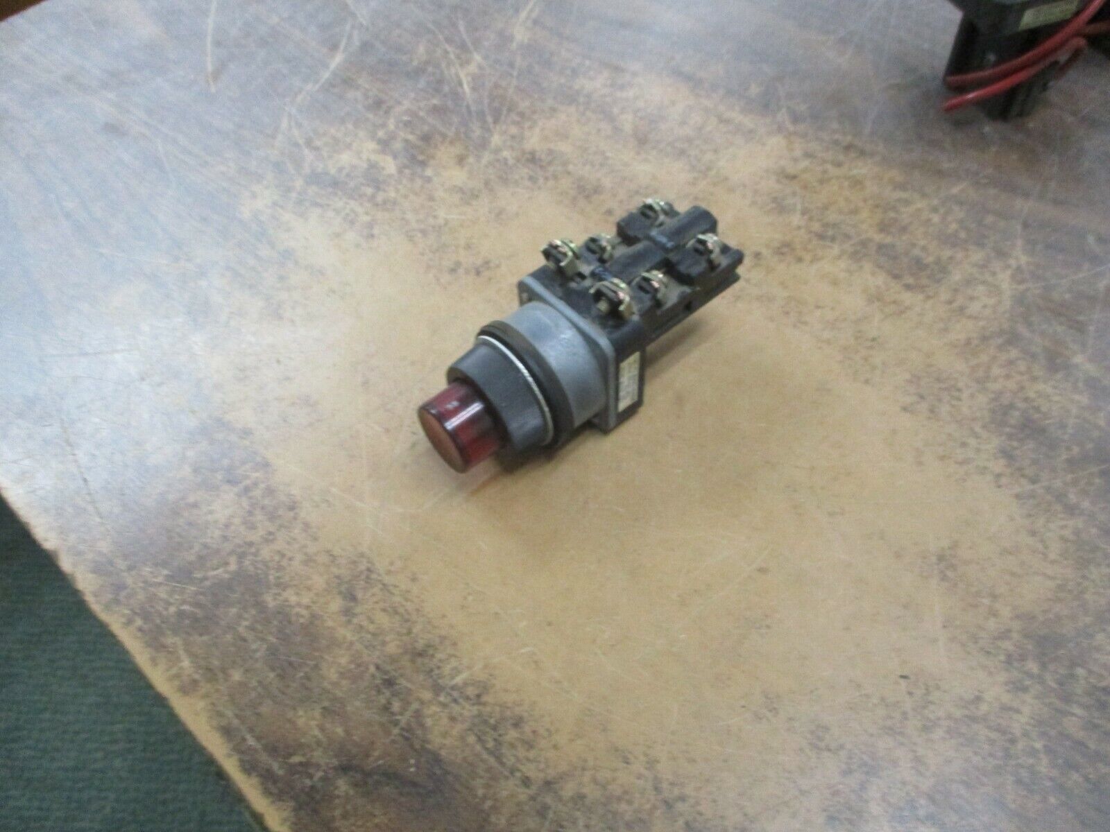 Robertshaw Illuminated Push Button Switch AHEIL AI-R Red Lamp: 150V, 3W Used