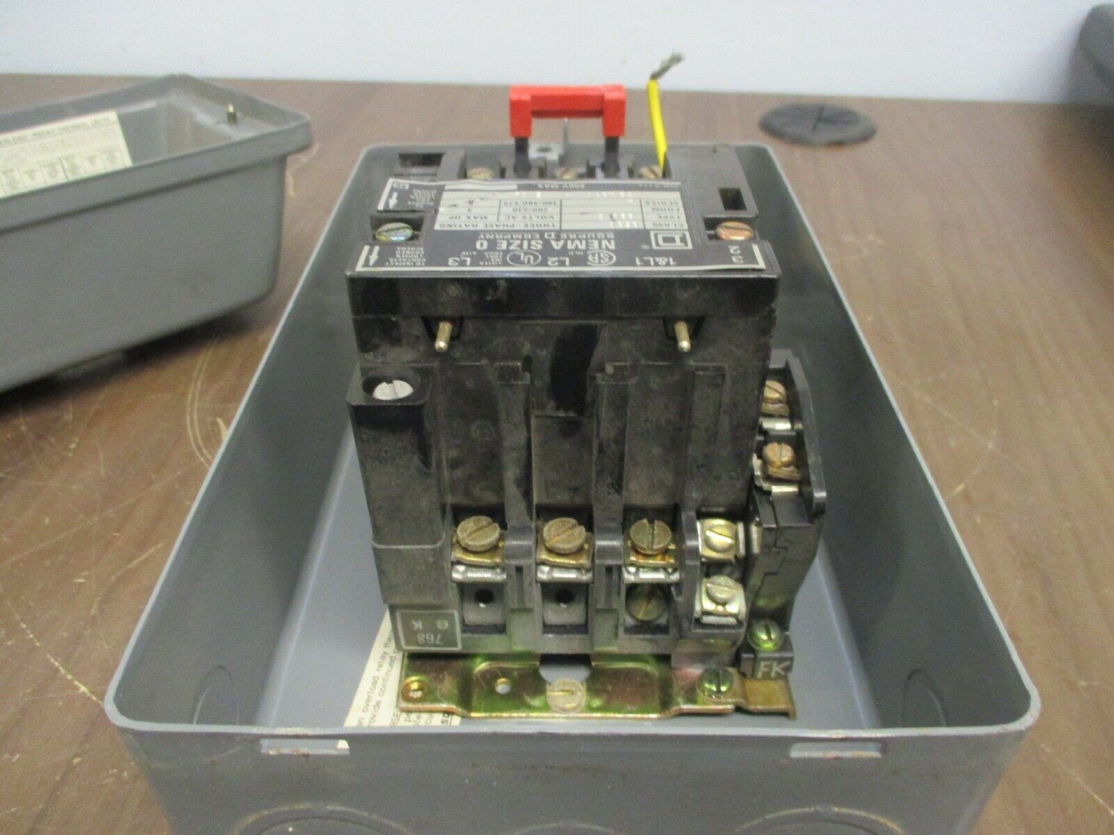 Square D Enclosed Starter 8536 SBG2 Ser. A 120V Coil 600V Type 1 Enclosure Used