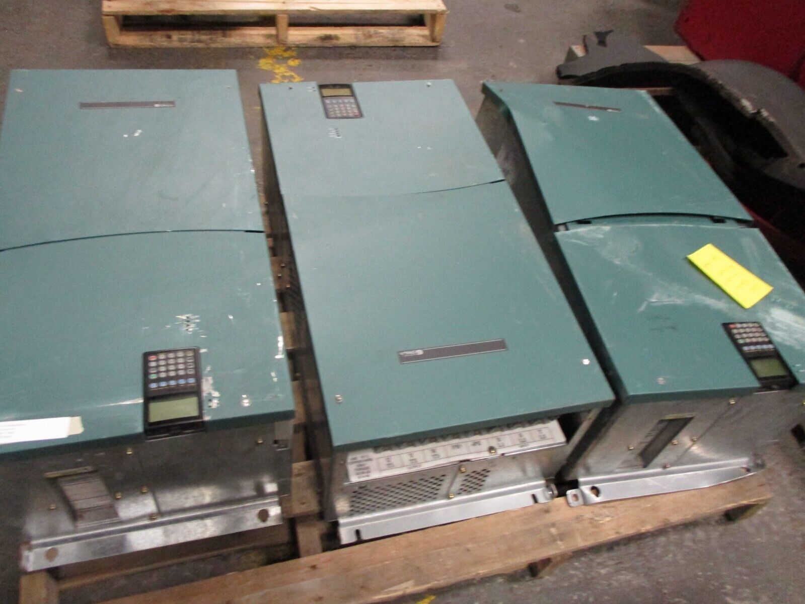 Allen-Bradley VTAC 9 / PowerFlex 700 AC Drive 20BD156A0ANNANA0 125HP 3Ph Used
