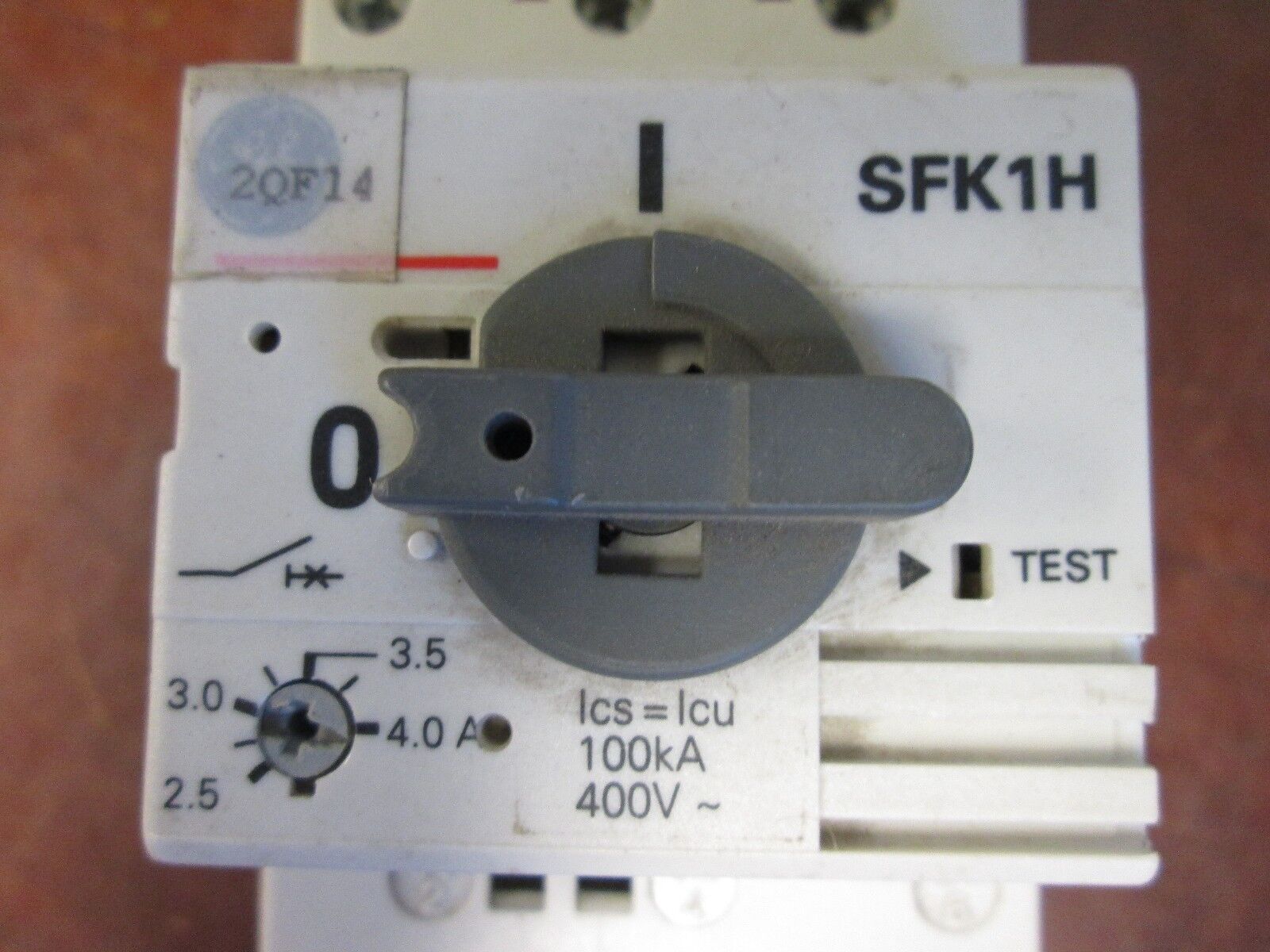 GE Manual Motor Starter SFK1H Range: 2.5 - 4A Used