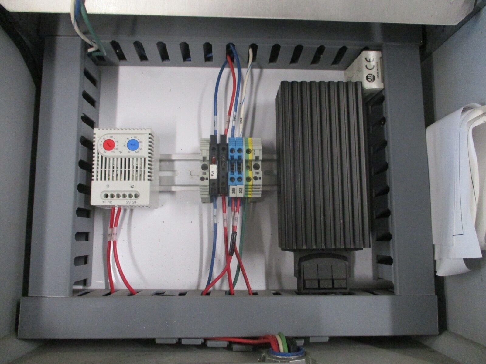 Allen-Bradley Enclosed Panelview Plus 6002711P-T6C20D Ser. D Used