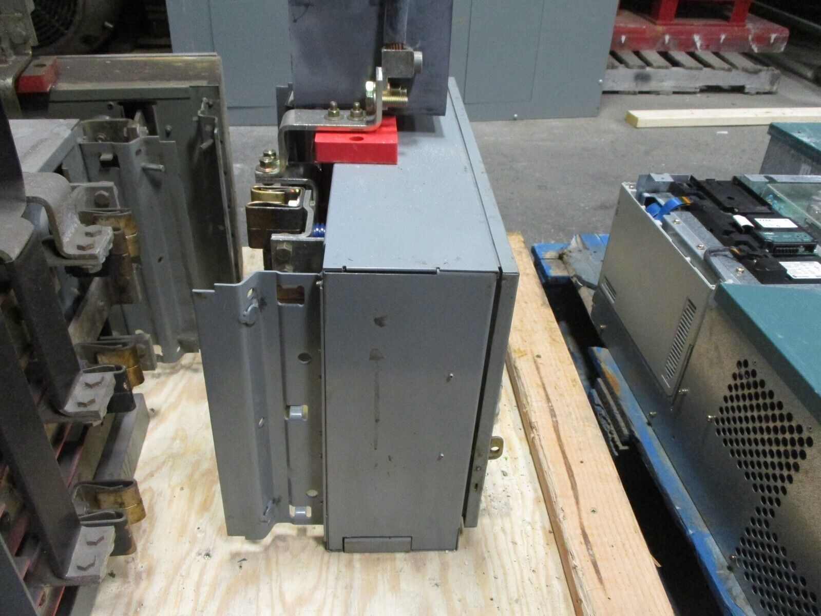 Square D Fusible Panelboard Switch QMB365MW Ser. E1 400A 600V 3P Used