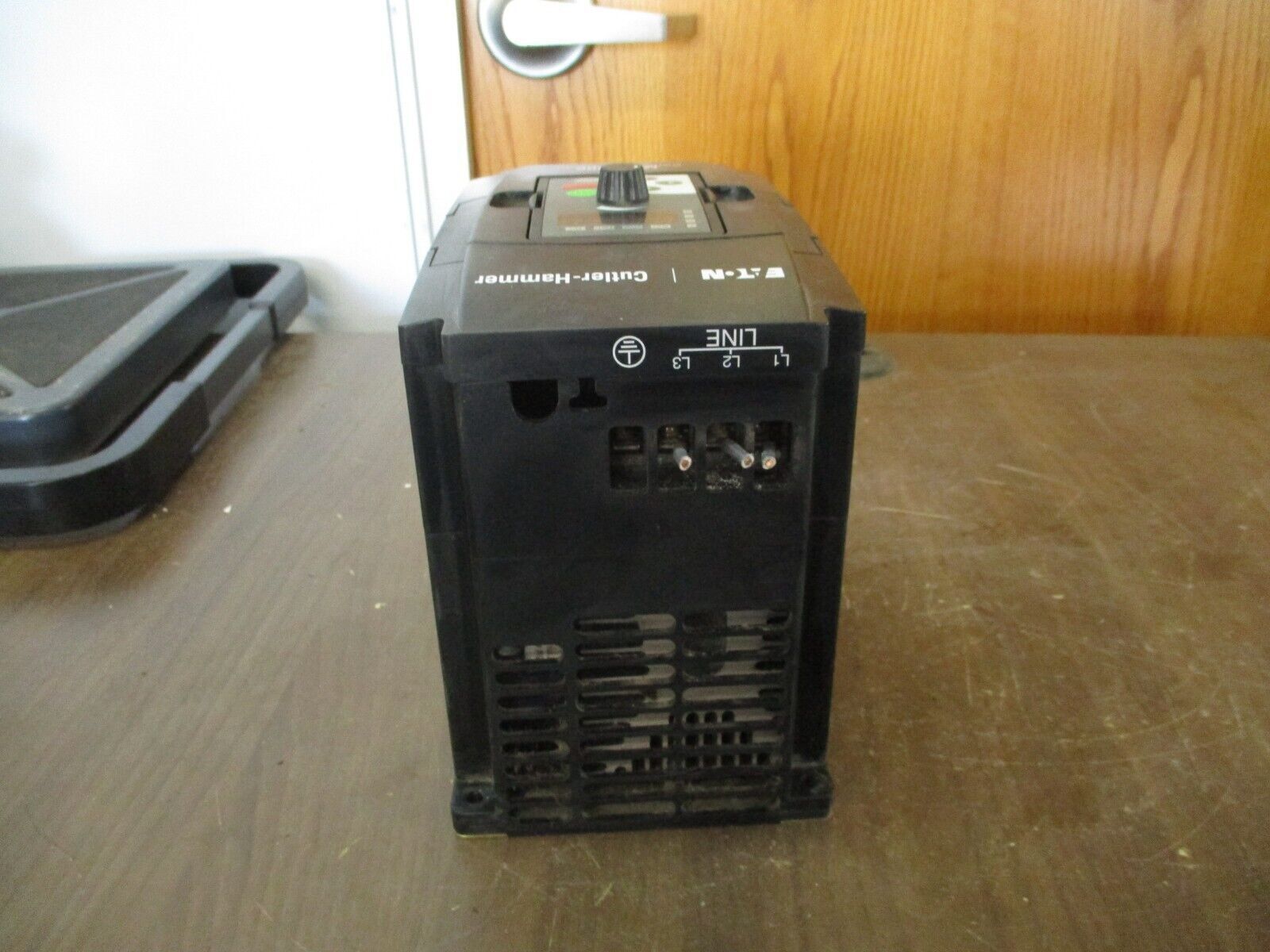 Eaton MVX9000 Sensorless Vector AC Drive MVX005A0-4 5HP 3Ph w/ Keypad Used