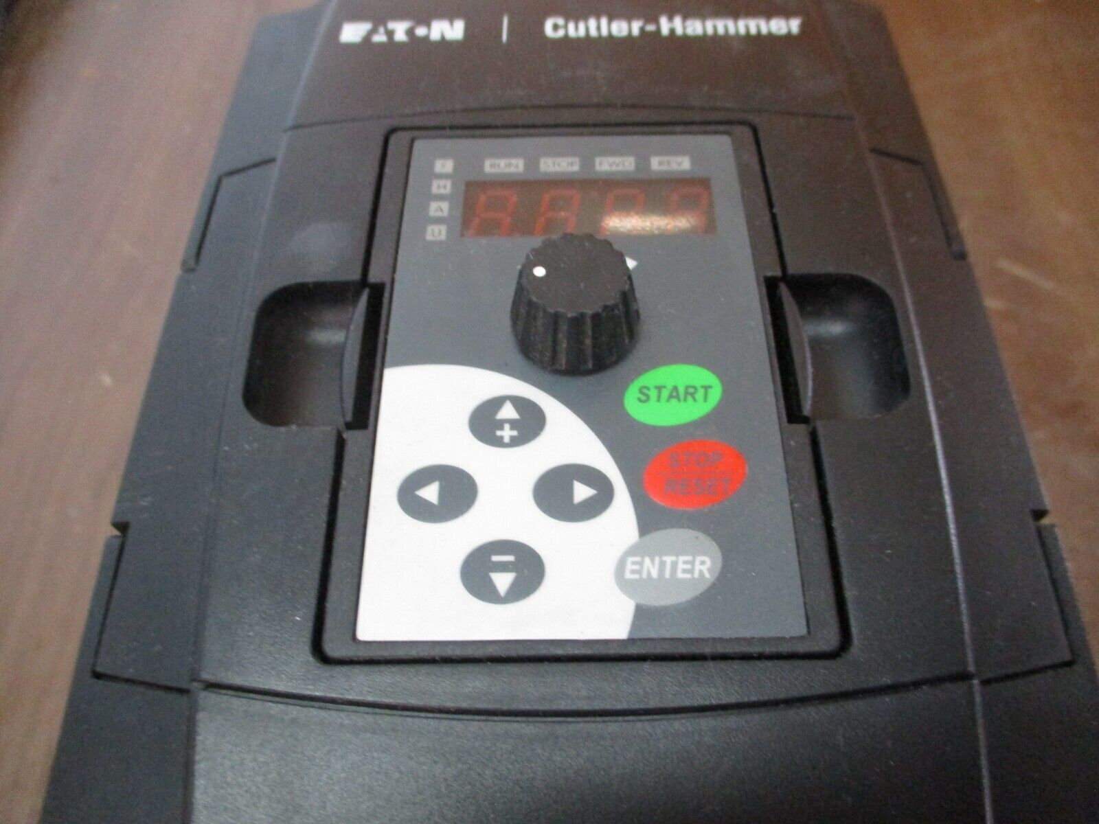 Eaton MVX9000 Sensorless Vector AC Drive MVX005A0-4 5HP 3Ph w/ Keypad Used