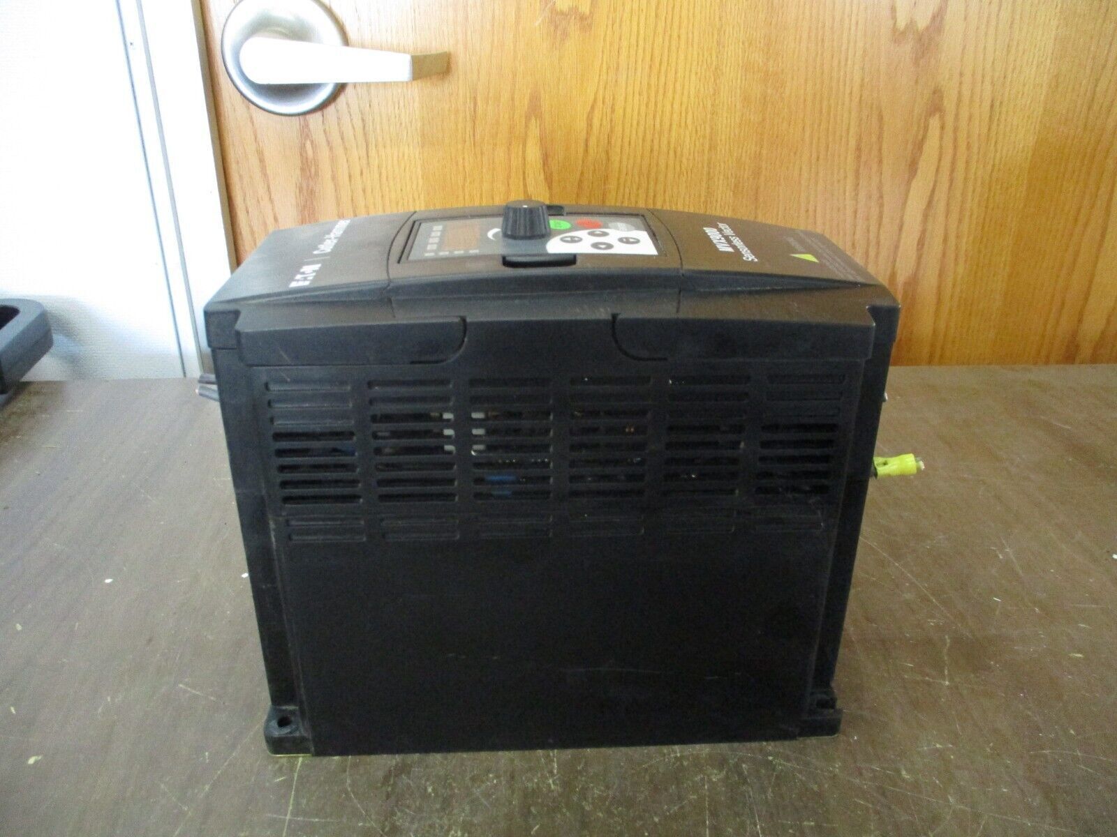 Eaton MVX9000 Sensorless Vector AC Drive MVX005A0-4 5HP 3Ph w/ Keypad Used