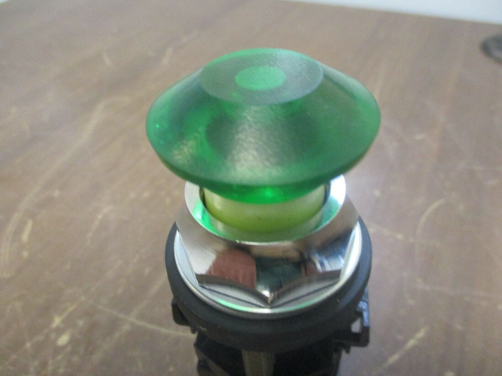Westinghouse Illuminated Push Button 6712C26G03 Green Used