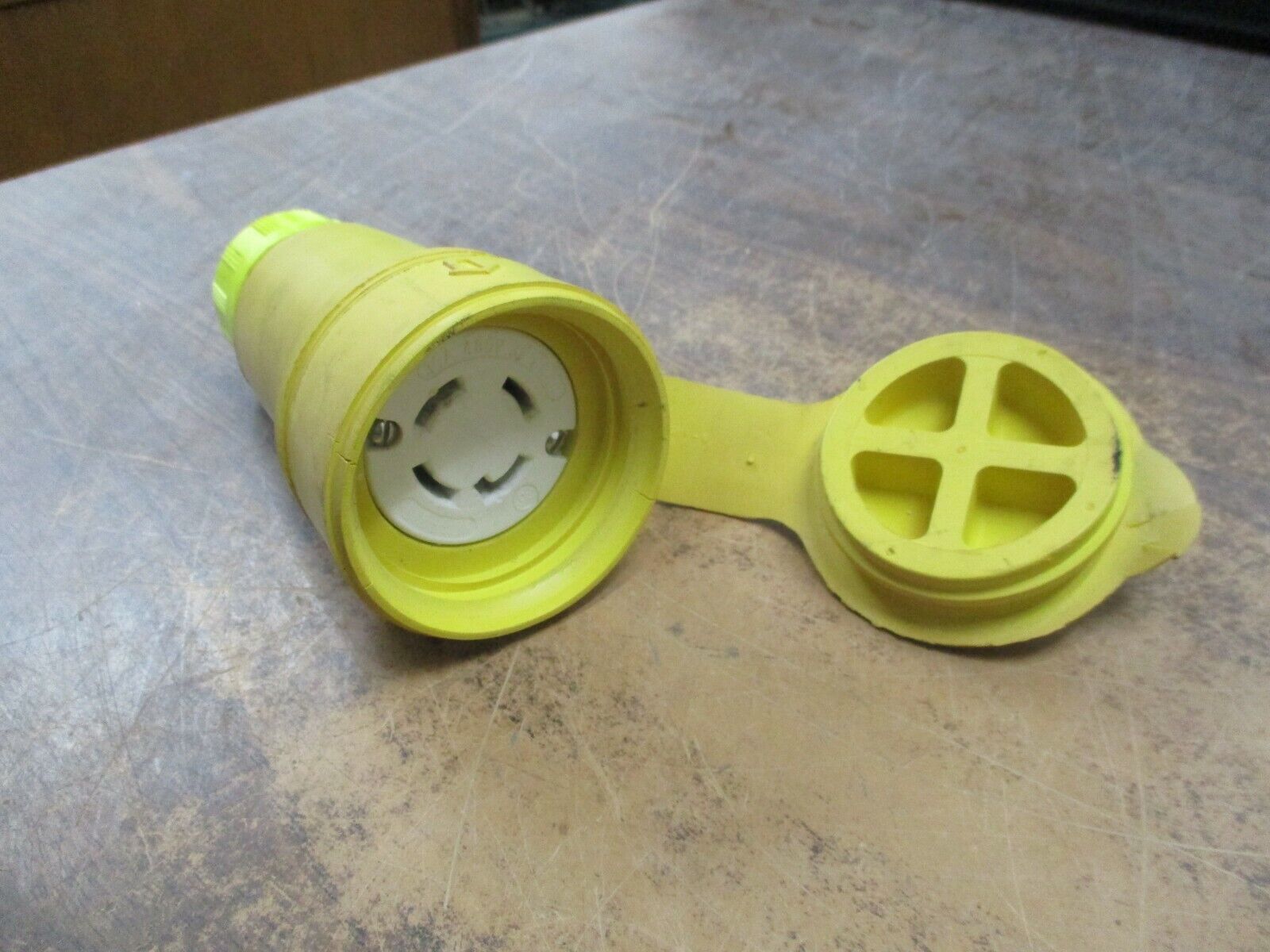 Daniel Woodhead Watertight Connector Nema L16-30R 30A 480V 3Ph Used