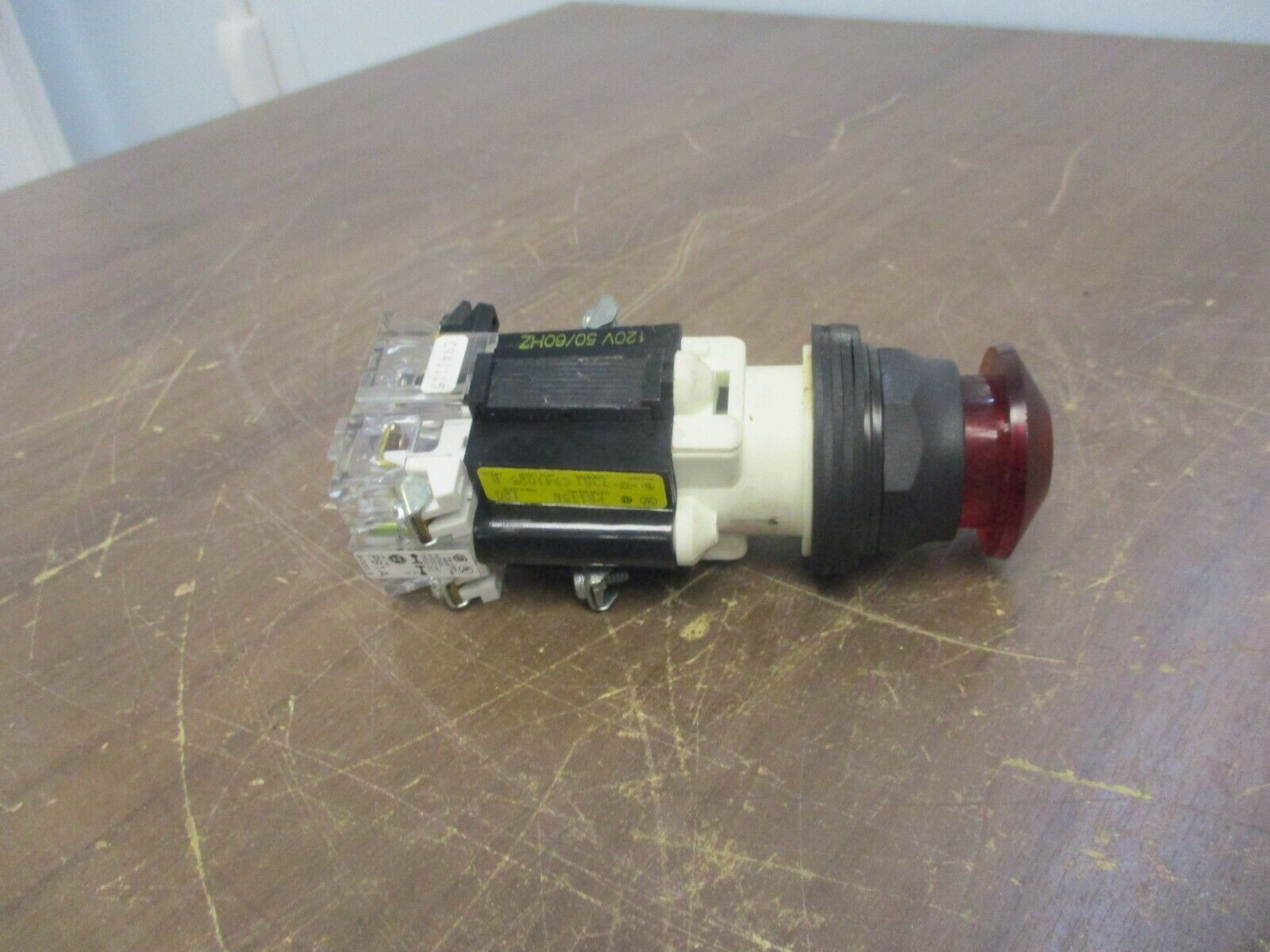 Westinghouse Illuminated Push Button PB1T5B Model B 120V 60Hz Red Used
