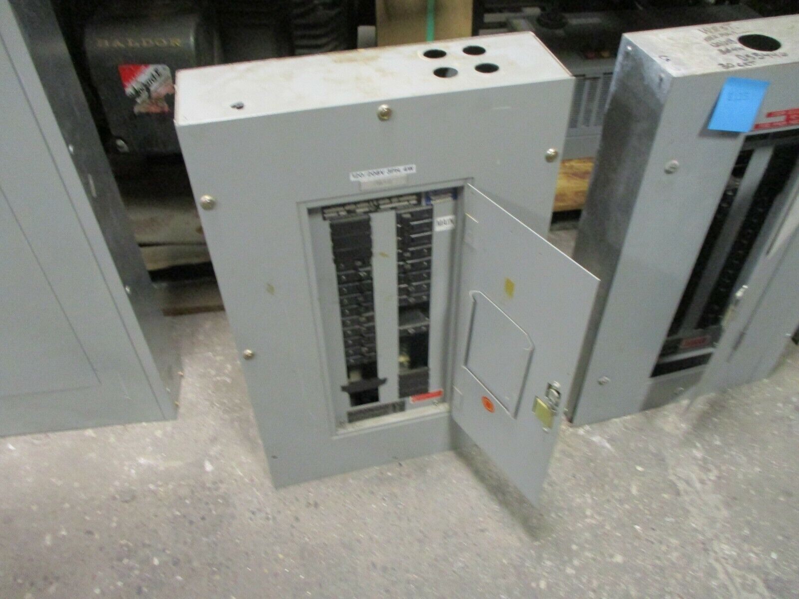 Westinghouse Main Lug Breaker Panel 5158C03602 100A Max 208Y/120 3Ph 4W Used