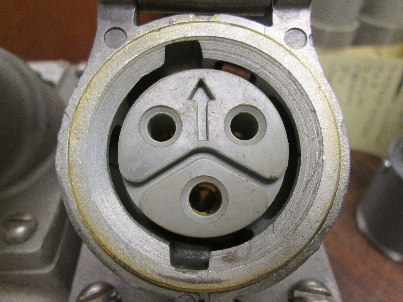 Russellstoll Receptacle w/ Base 4464 20A 125-250 VAC 3W Used