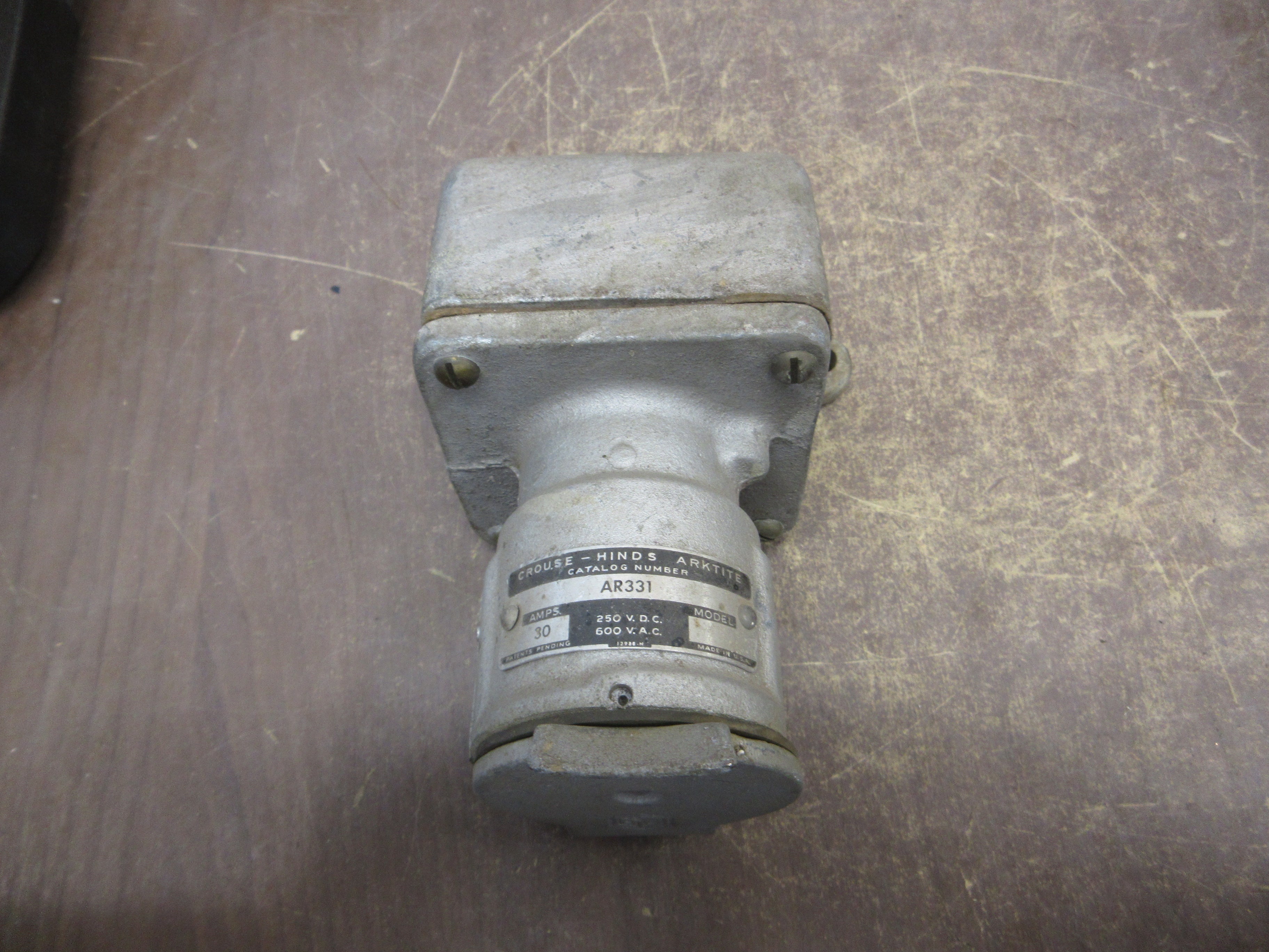 Crouse-Hinds Receptacle AR331 30A 600V 3W 3P Used