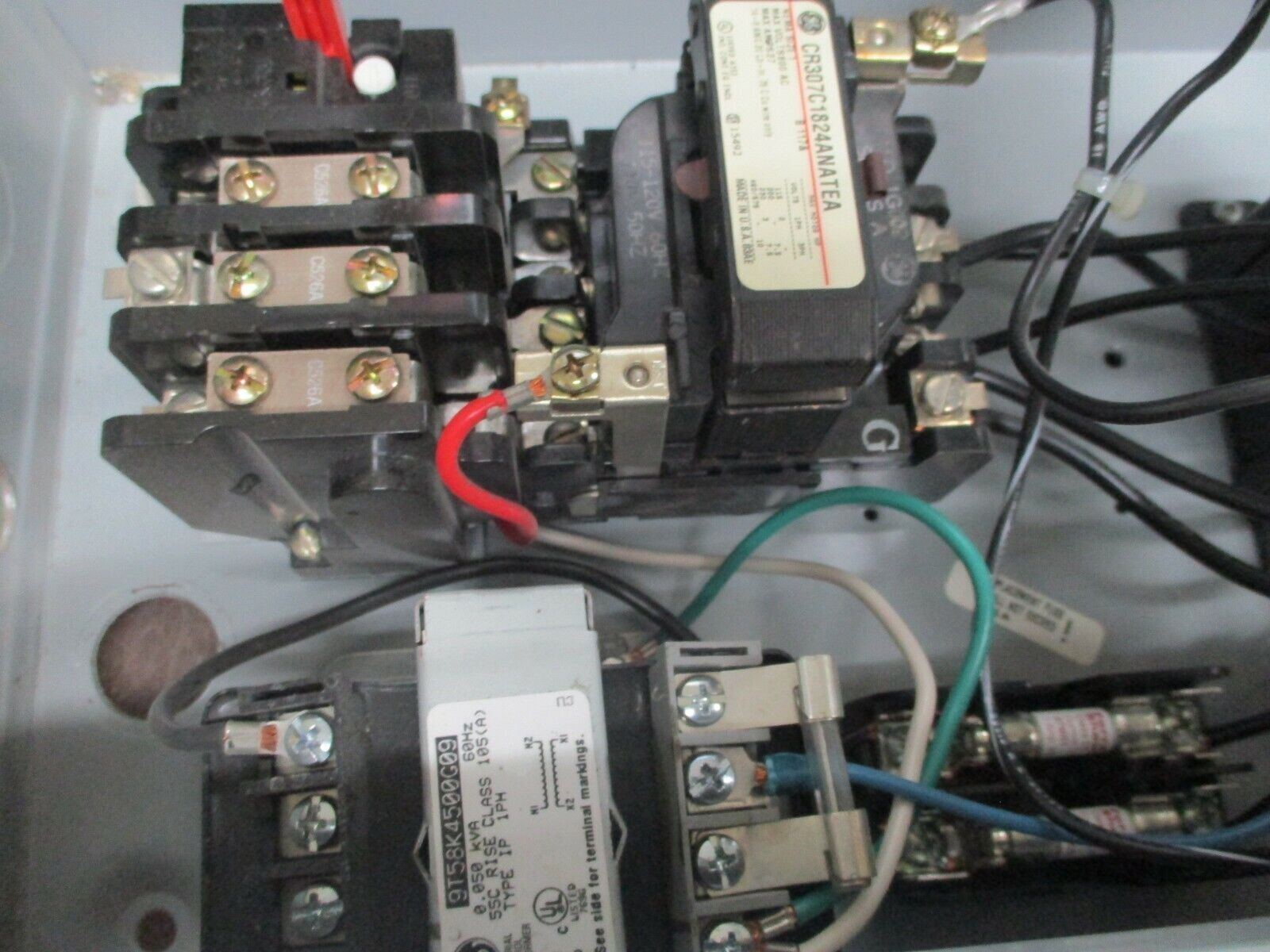 GE Size 1 Breaker Combination CR307C1824ANATEA 115-120V Coil 27A 600V Used