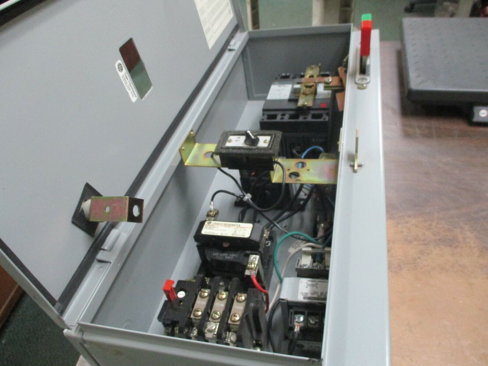 GE Size 1 Breaker Combination CR307C1824ANATEA 115-120V Coil 27A 600V Used