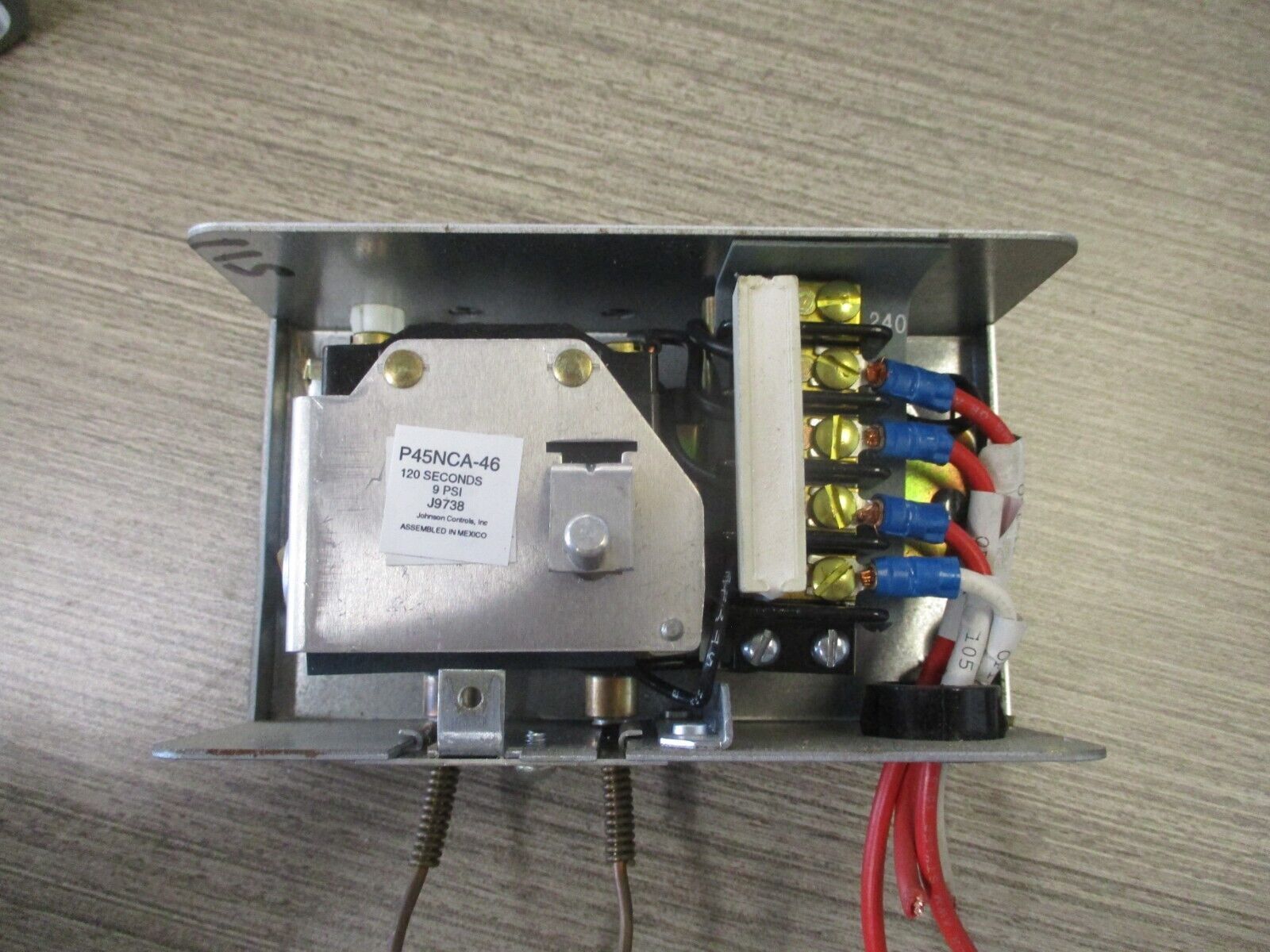 Johnson Controls Penn Lube Oil Control P45NCA-46 120 Sec 9 PSI Used.