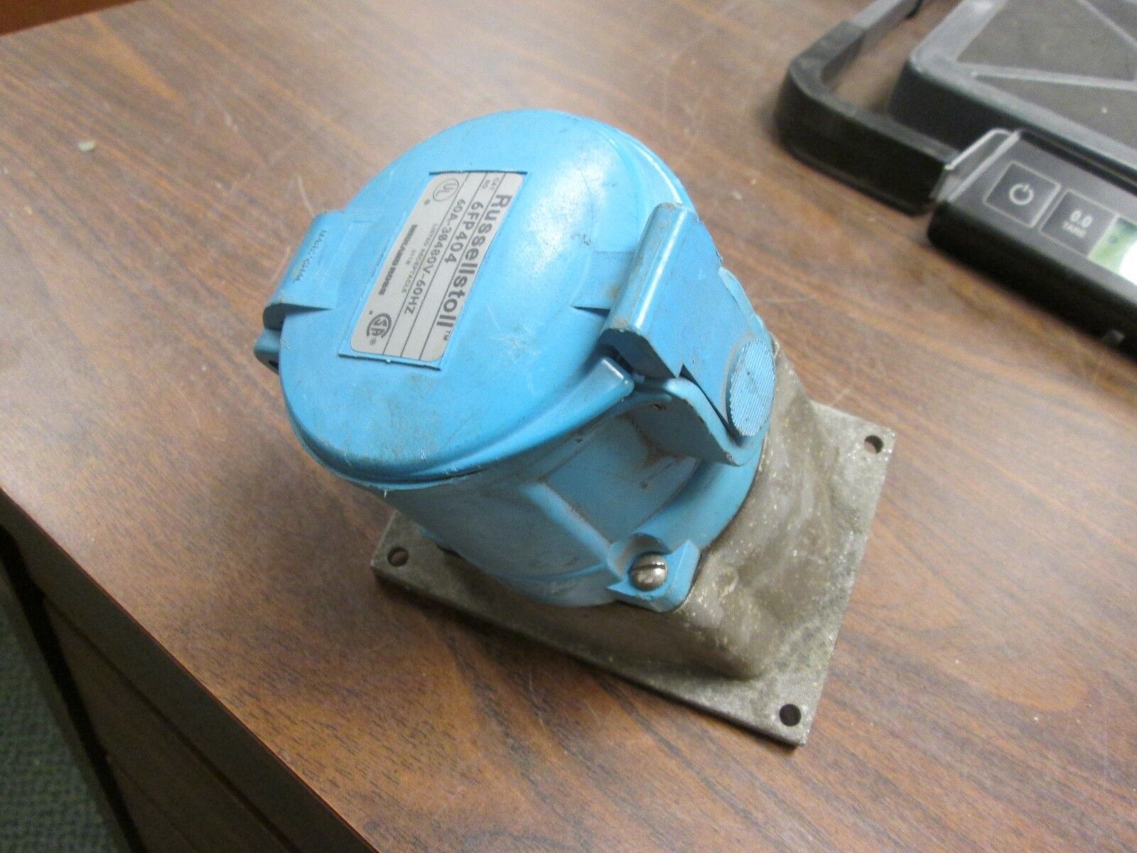 Russellstoll Receptacle w/ Base 6FP404 60A 480V 3PH Used