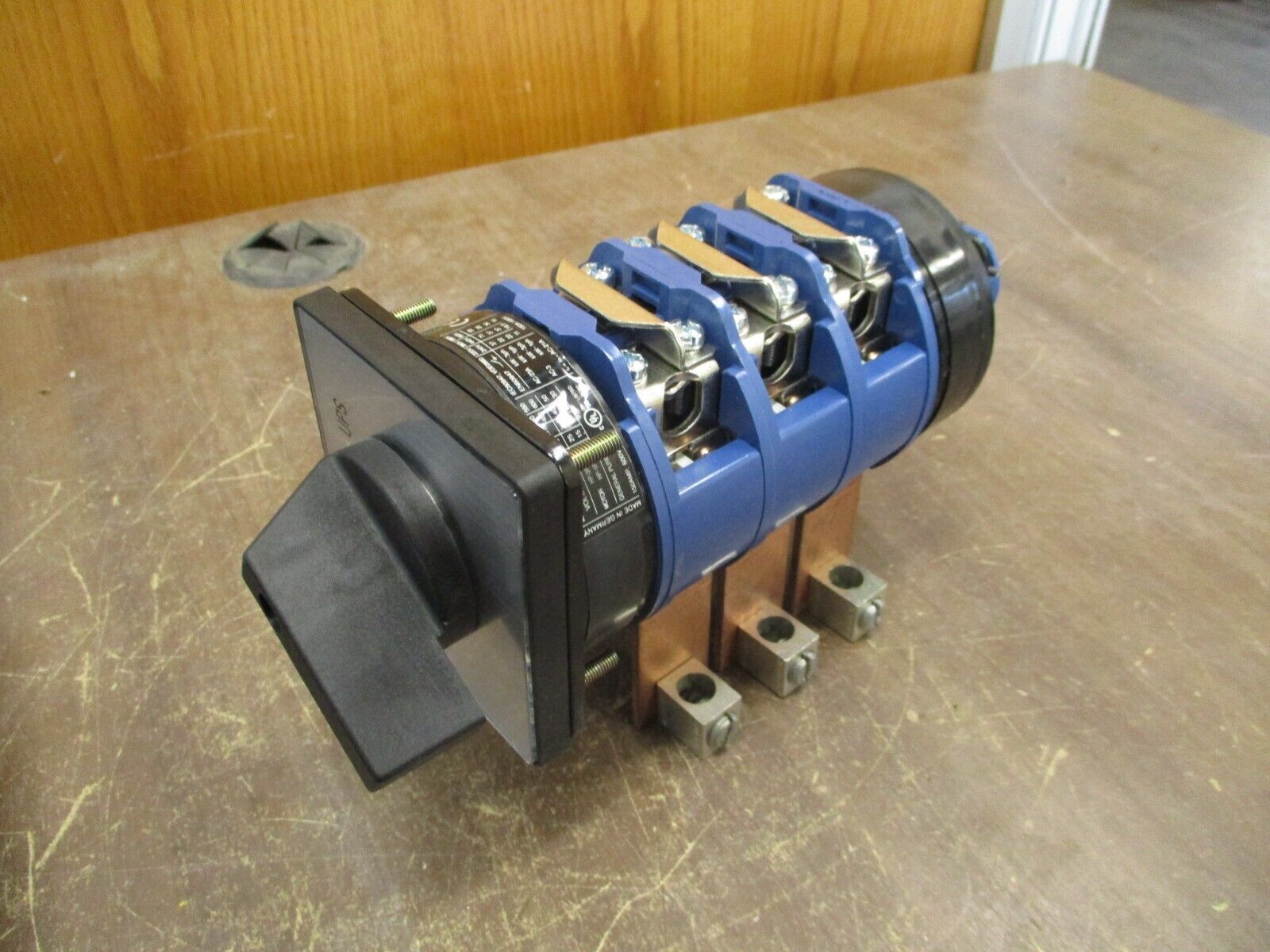 Kraus & Naimer UPS Bypass Rotary Switch C125 150A 600V Used