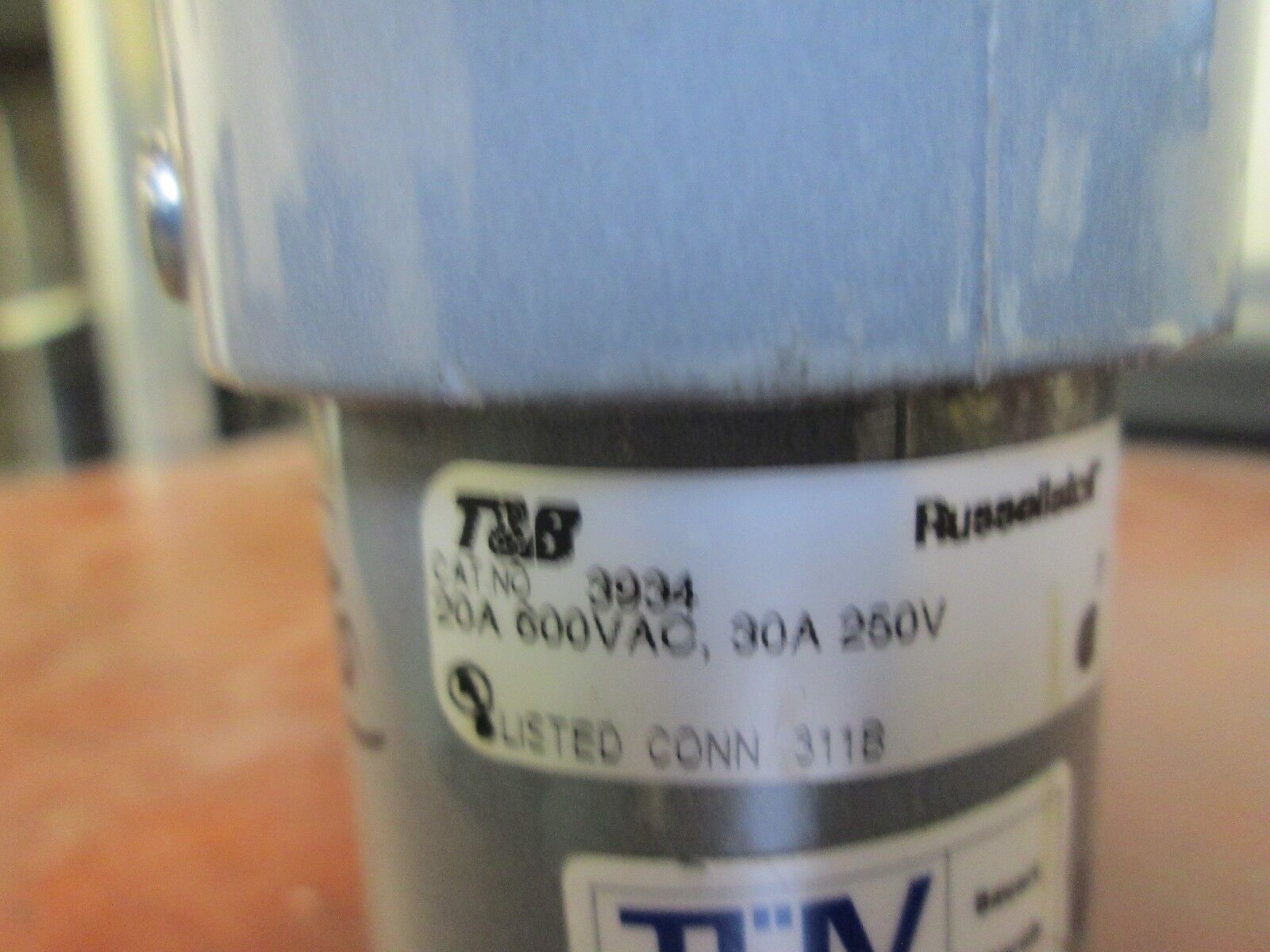 RussellStoll Connector w/Open End 3934 20A-600V 30A-250V 3P 4W Used