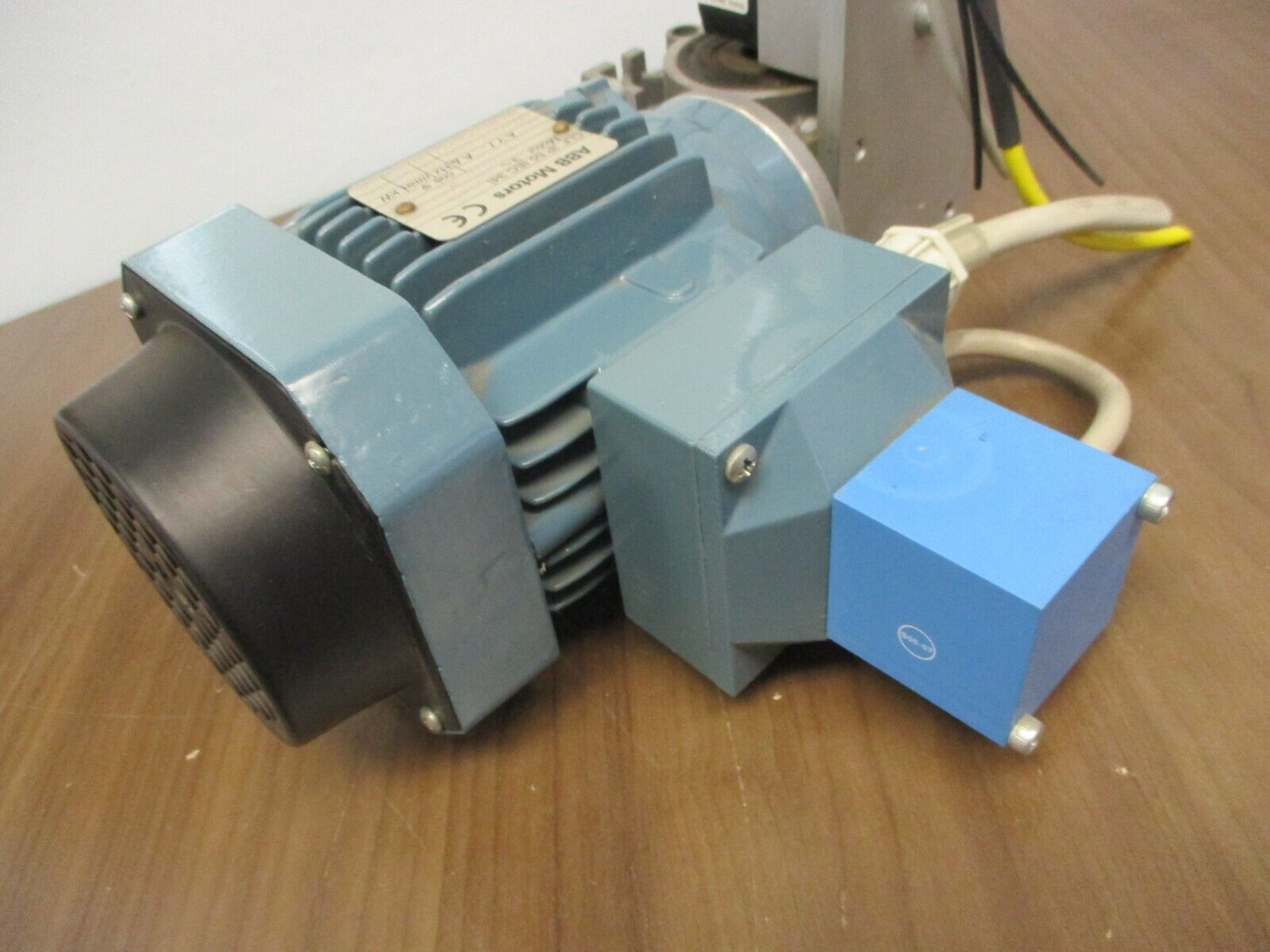 ABB Gear Motor w/ Limit Switch 3GVA052002-CSA 0.09-0.11kW Used