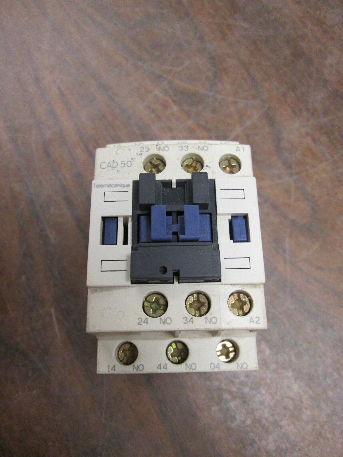 Telemecanique Contactor CAD50 24V Coil 10A Used