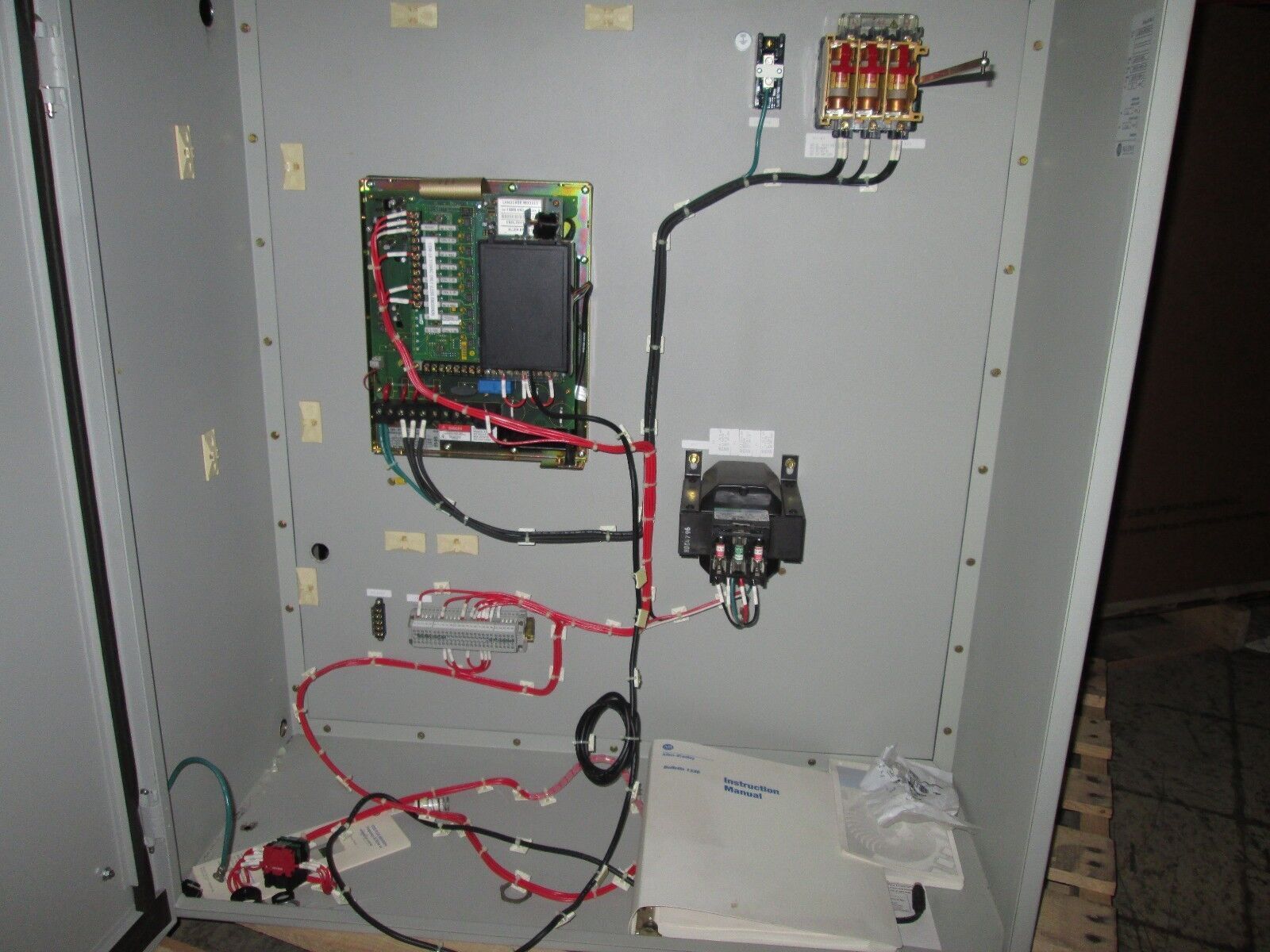 Allen-Bradley Enclosed Drive 1336S-BRF75-AN-EN4-L6 7.5HP Drive has EN3