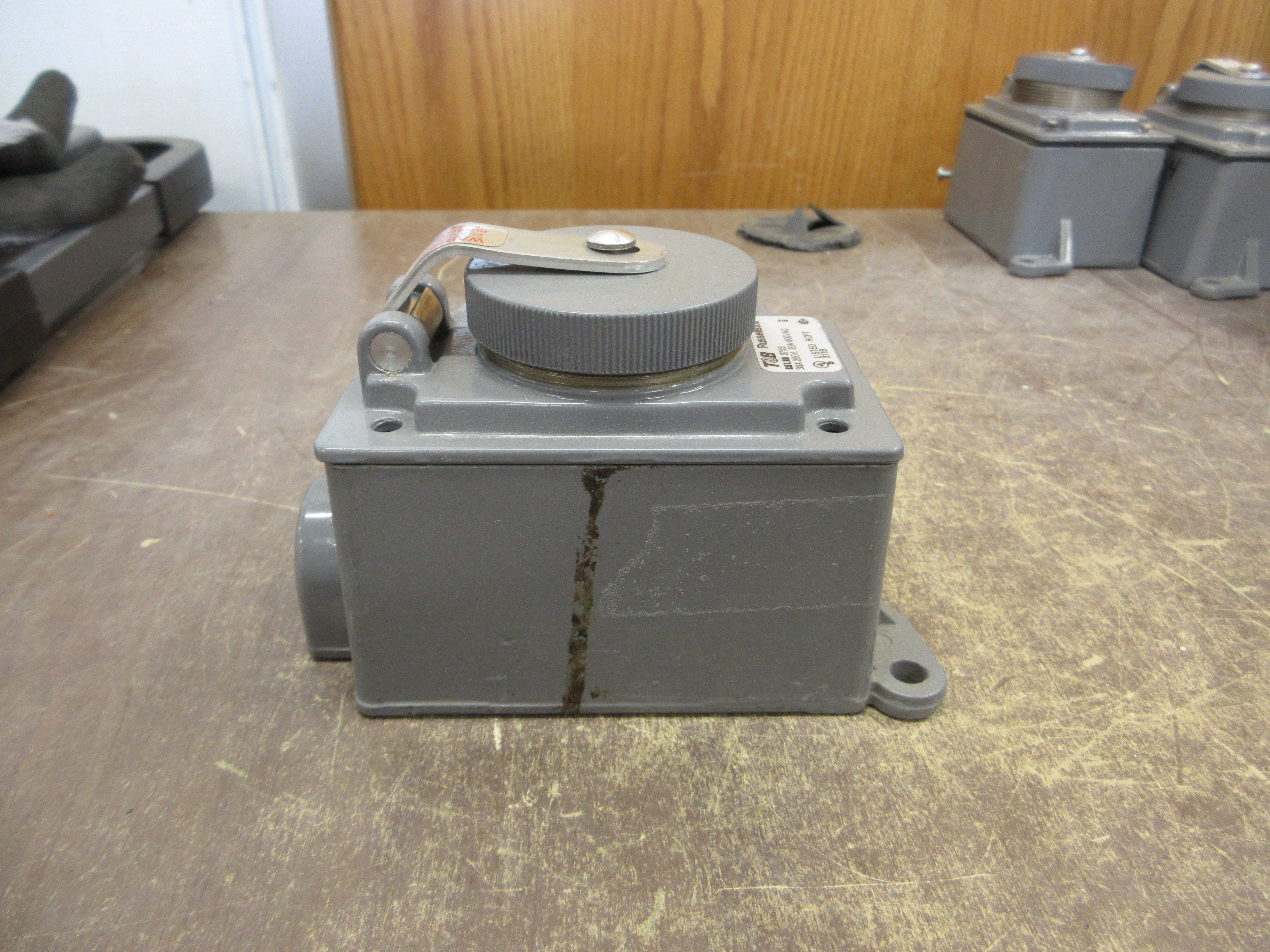 Russellstoll Receptacle 3753 30A/20A 250V/600V Used