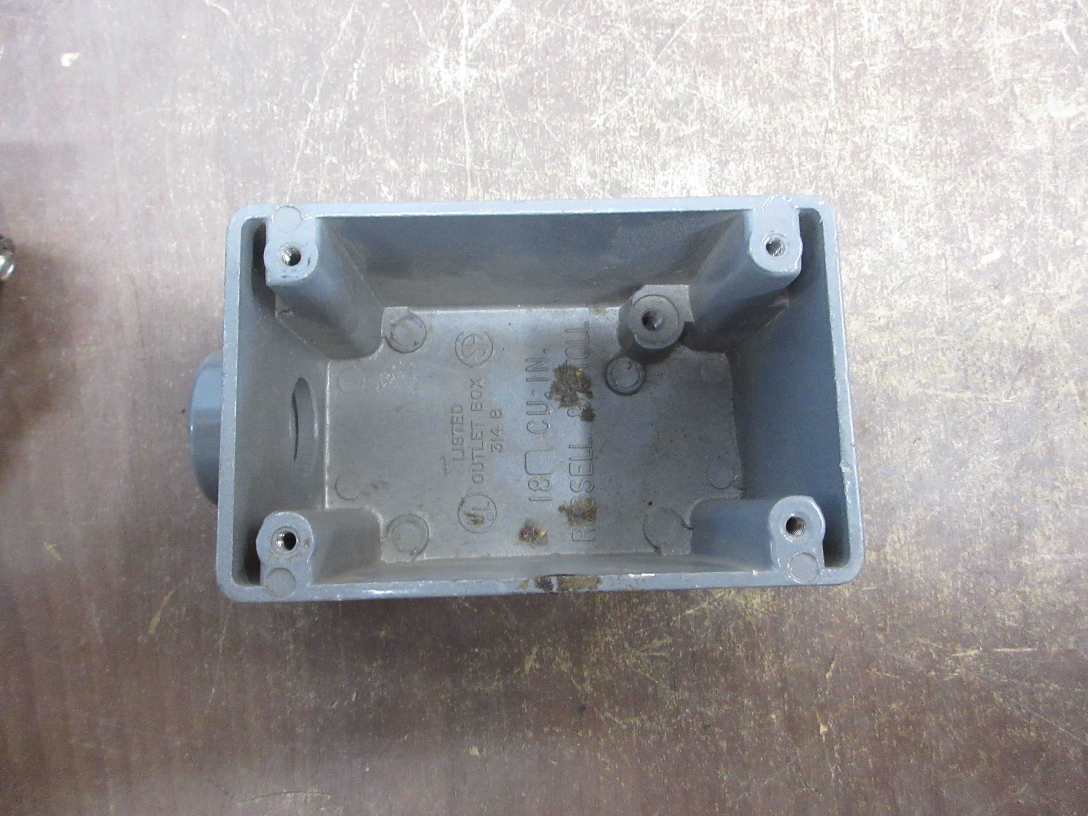 Russellstoll Receptacle 3753 30A/20A 250V/600V Used